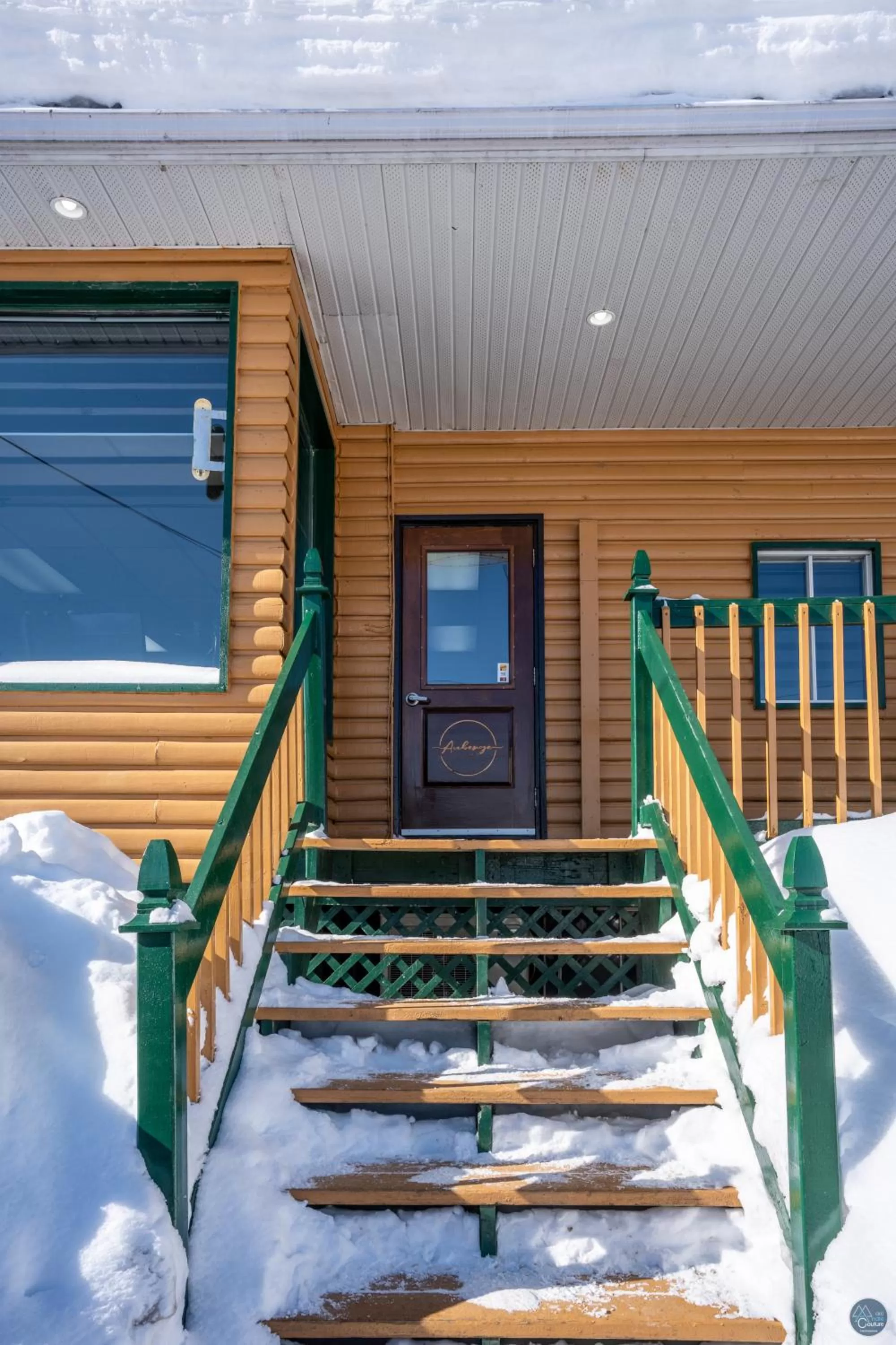 Property building in Auberge Éva