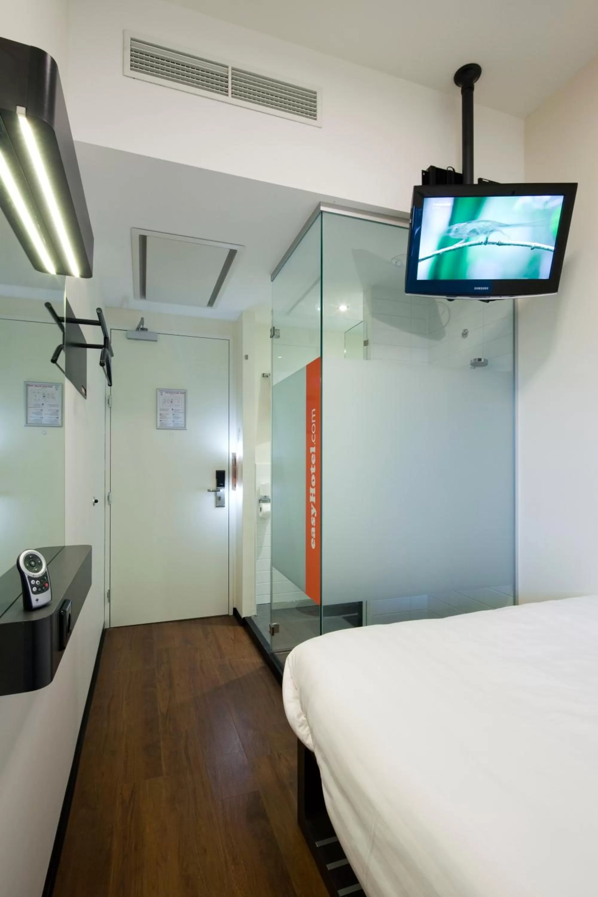 TV and multimedia, Bed in easyHotel Amsterdam City Centre South