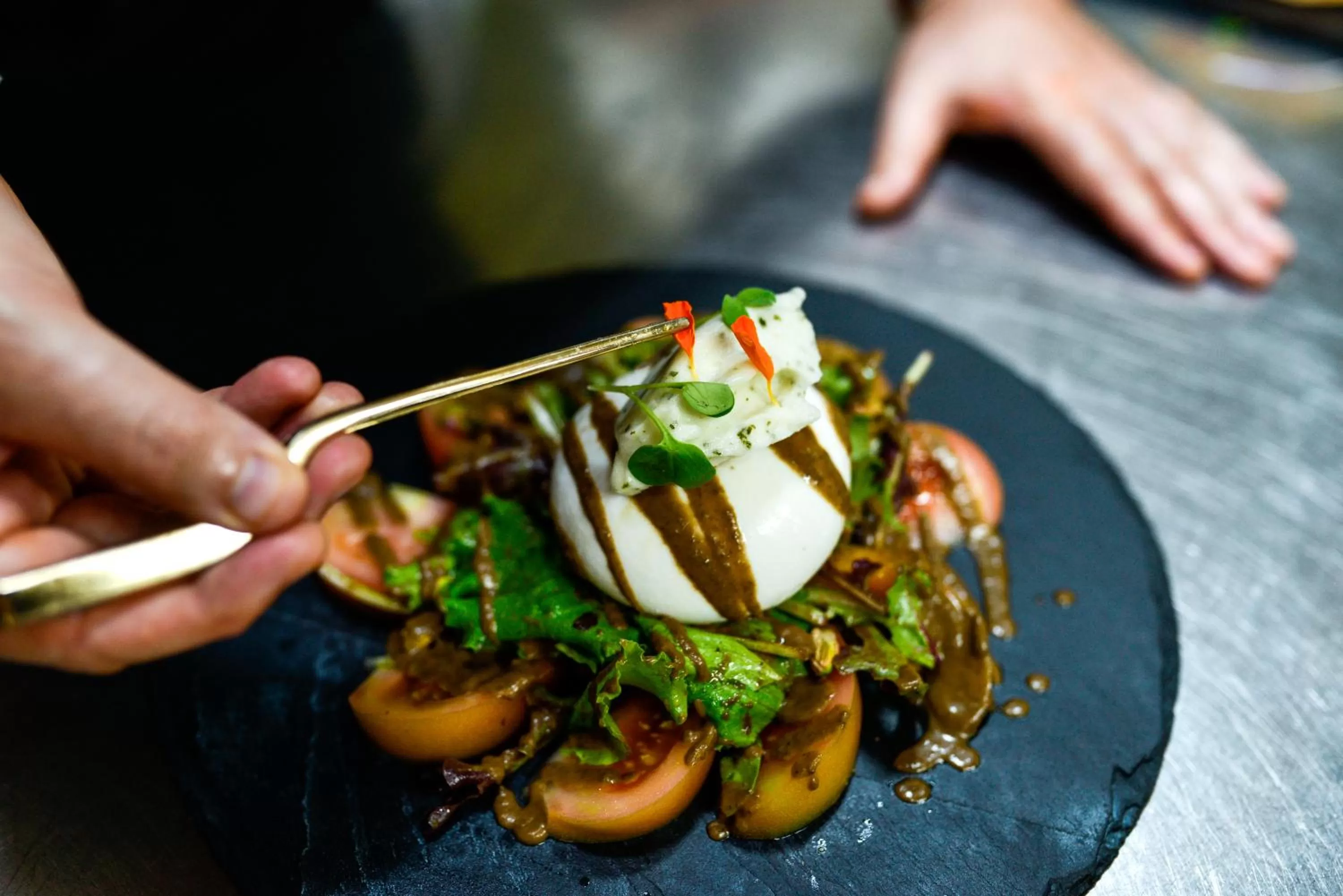 Restaurant/places to eat in Hotel Oromana