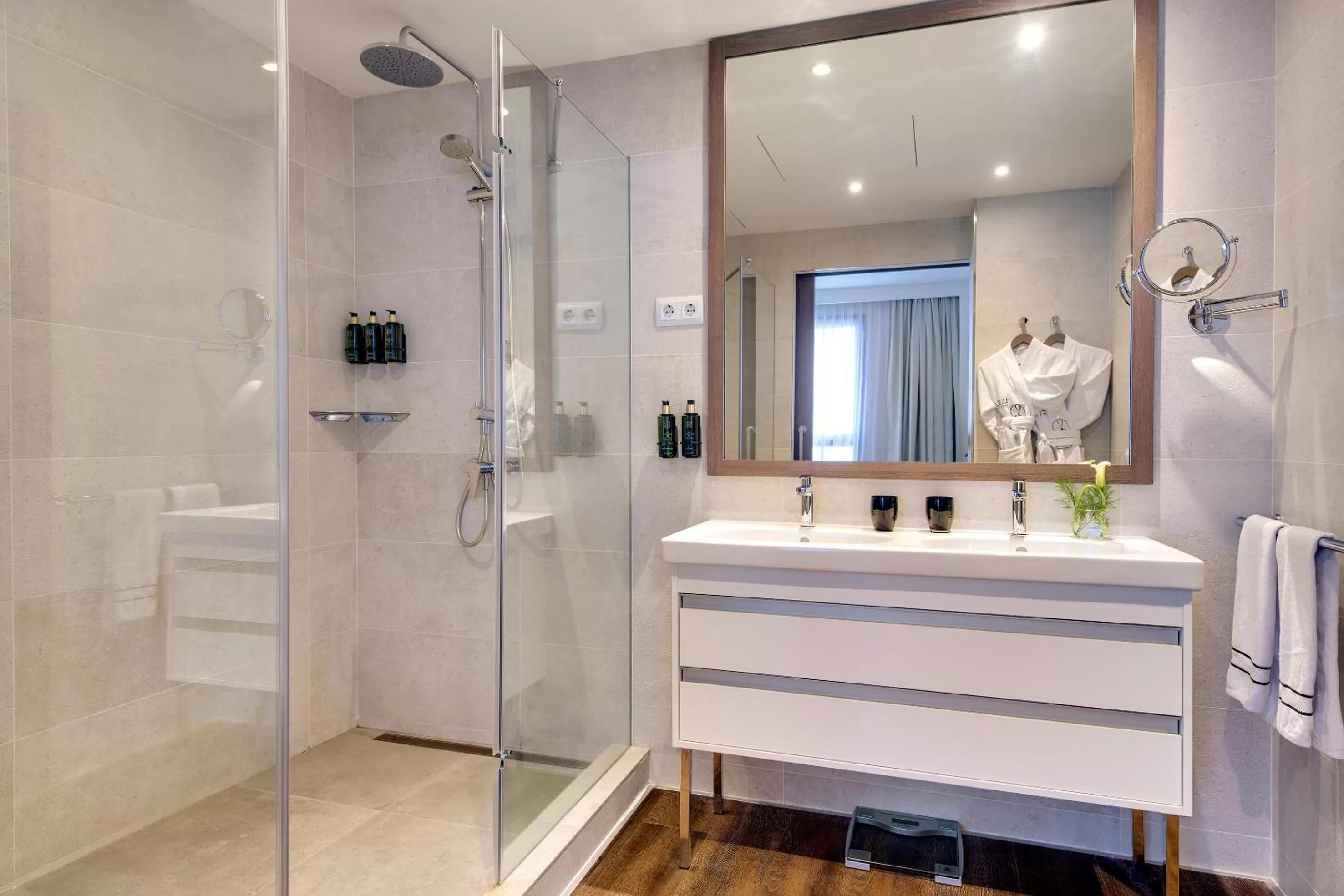 Bathroom in Melia Madrid Serrano