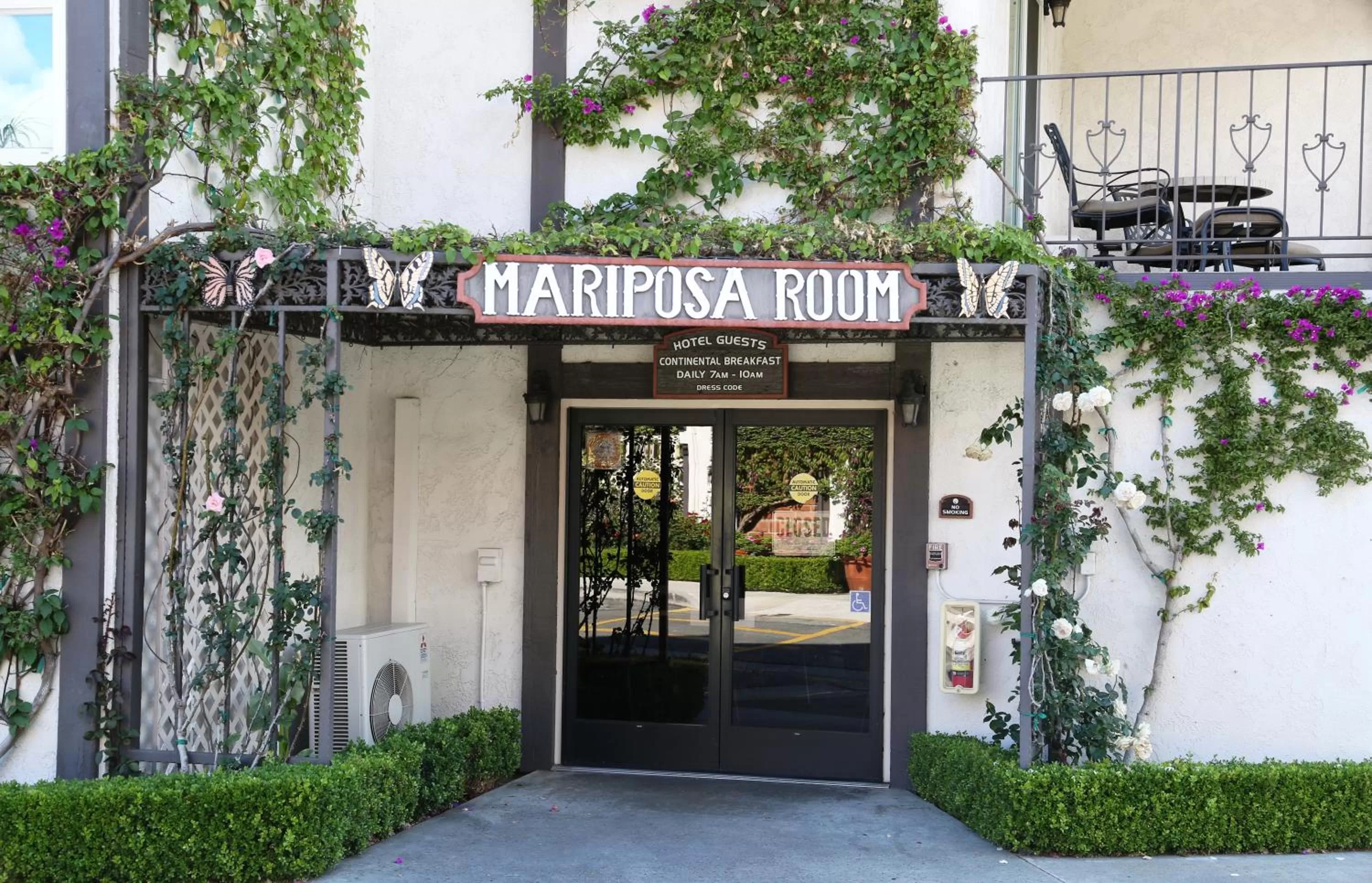 Continental breakfast in Laguna Hills Lodge-Irvine Spectrum