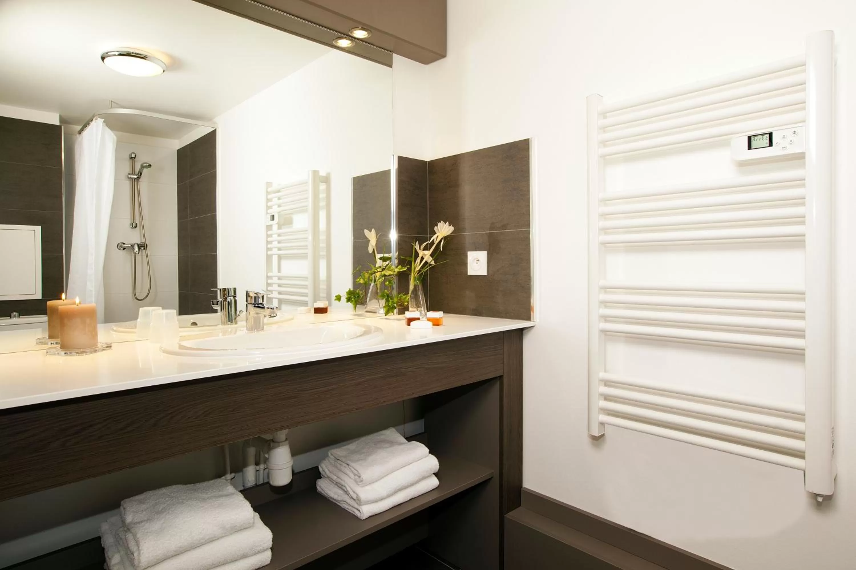 Bathroom in Séjours & Affaires Montreuil Saint Mandé