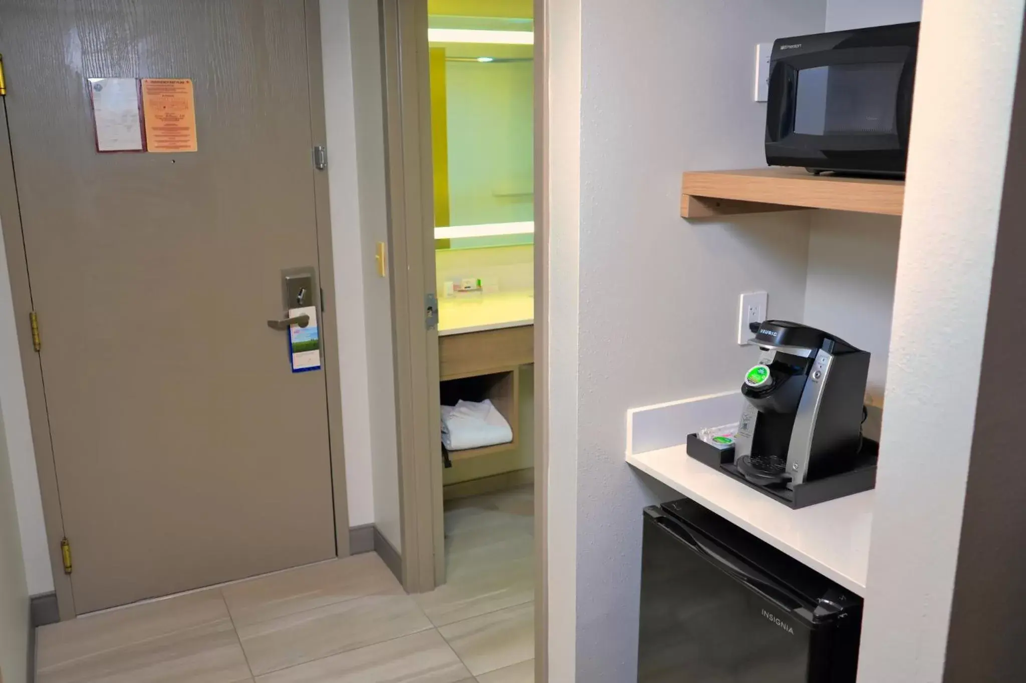 King Room - Mobility Access Tub - Non-Smoking in Holiday Inn Express Hotel & Suites Tampa-Oldsmar, an IHG Hotel King Room - Mobility Access Tub - Non-Smoking in Holiday Inn Express Hotel & Suites Tampa-Oldsmar, an IHG Hotel