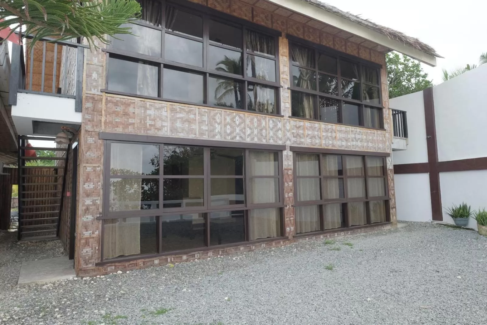 Facade/entrance in Cliffside Resort