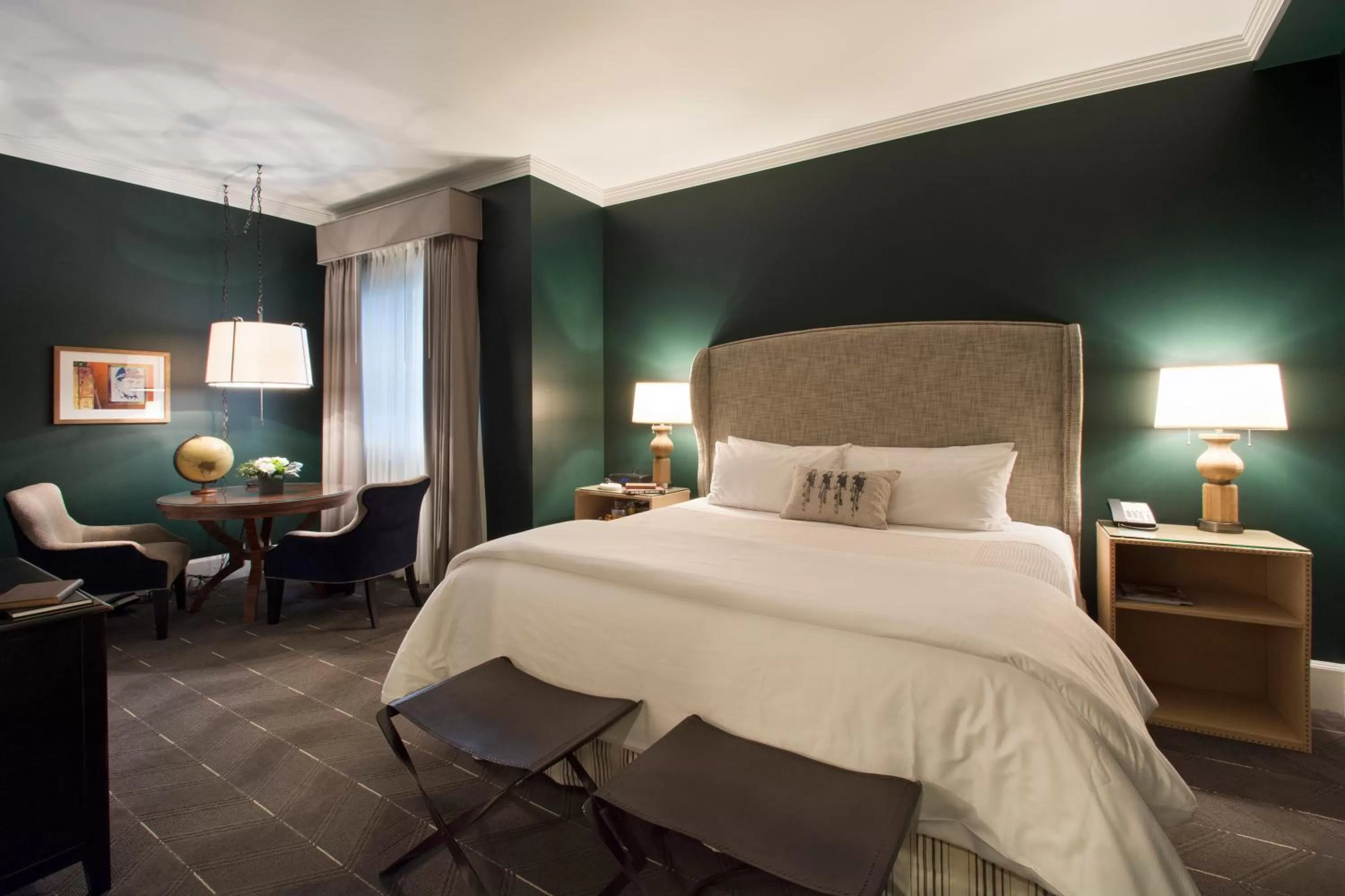 Photo of the whole room, Bed in Sentinel Hotel