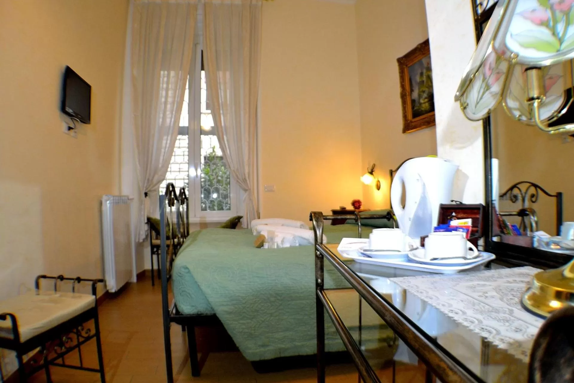 Photo of the whole room, Bed in Tucci's Roma Guest House