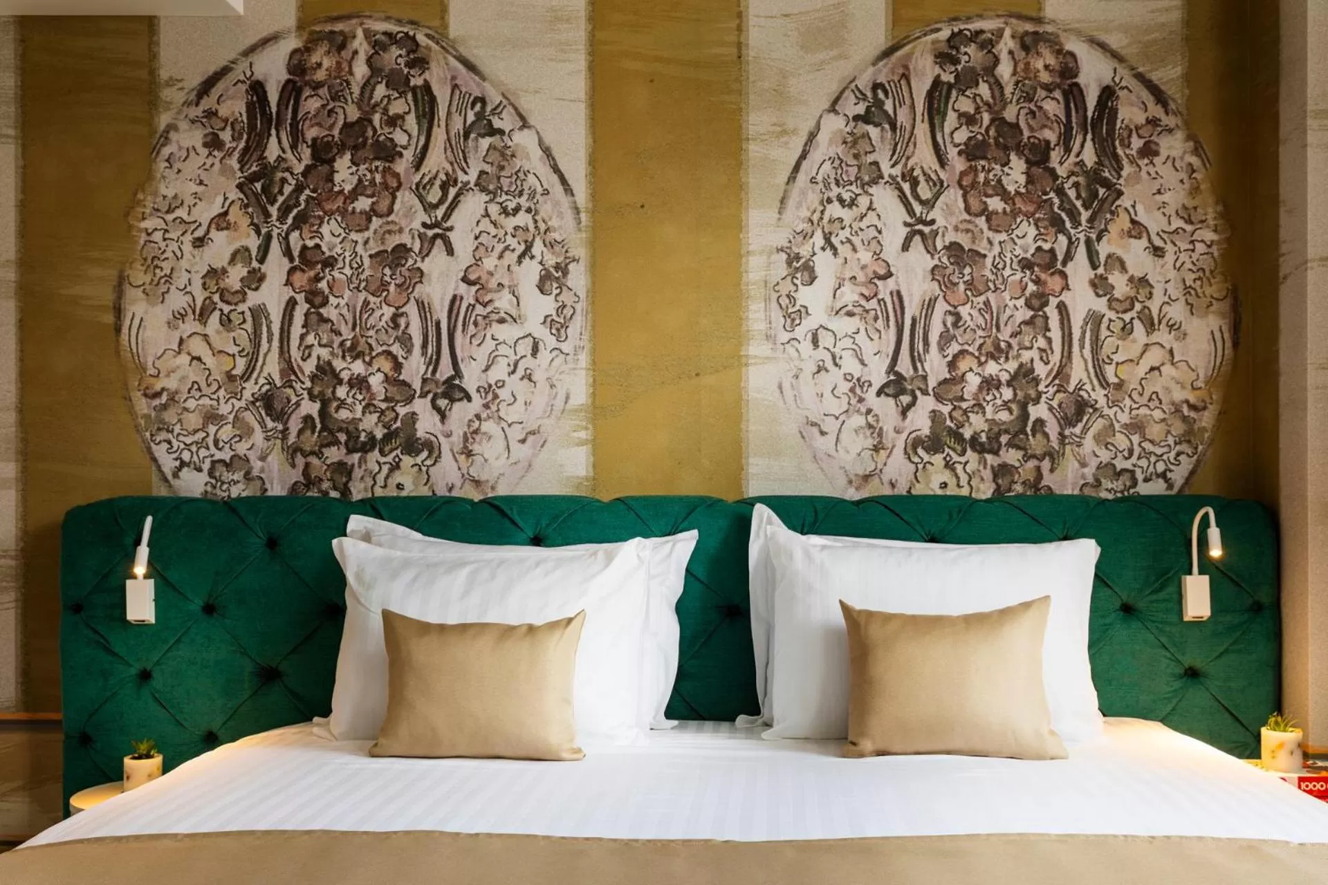 City view, Bed in Gallery 37 Powered by ASTON