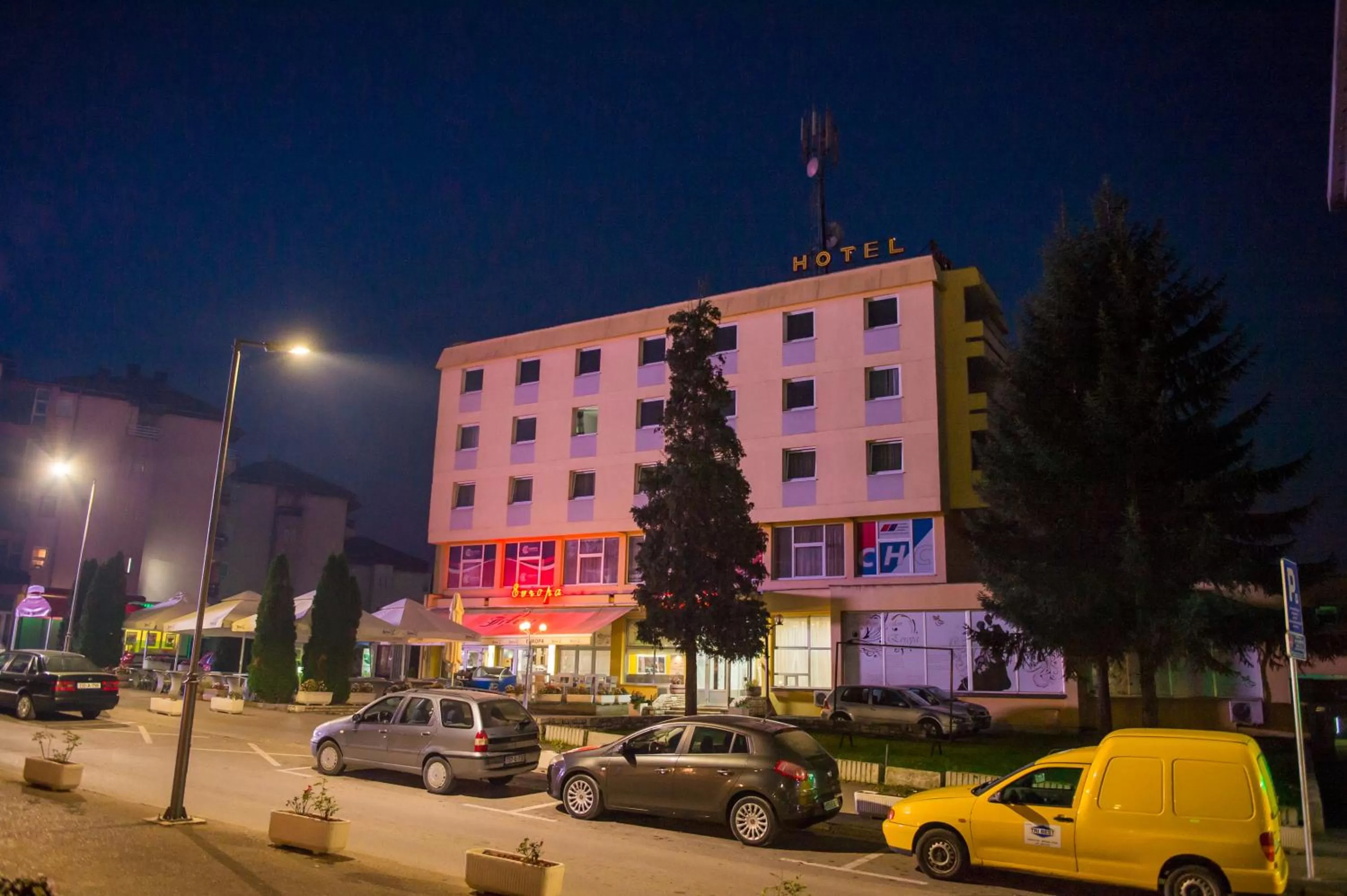 Property Building in Prenoćište "NACIONAL"