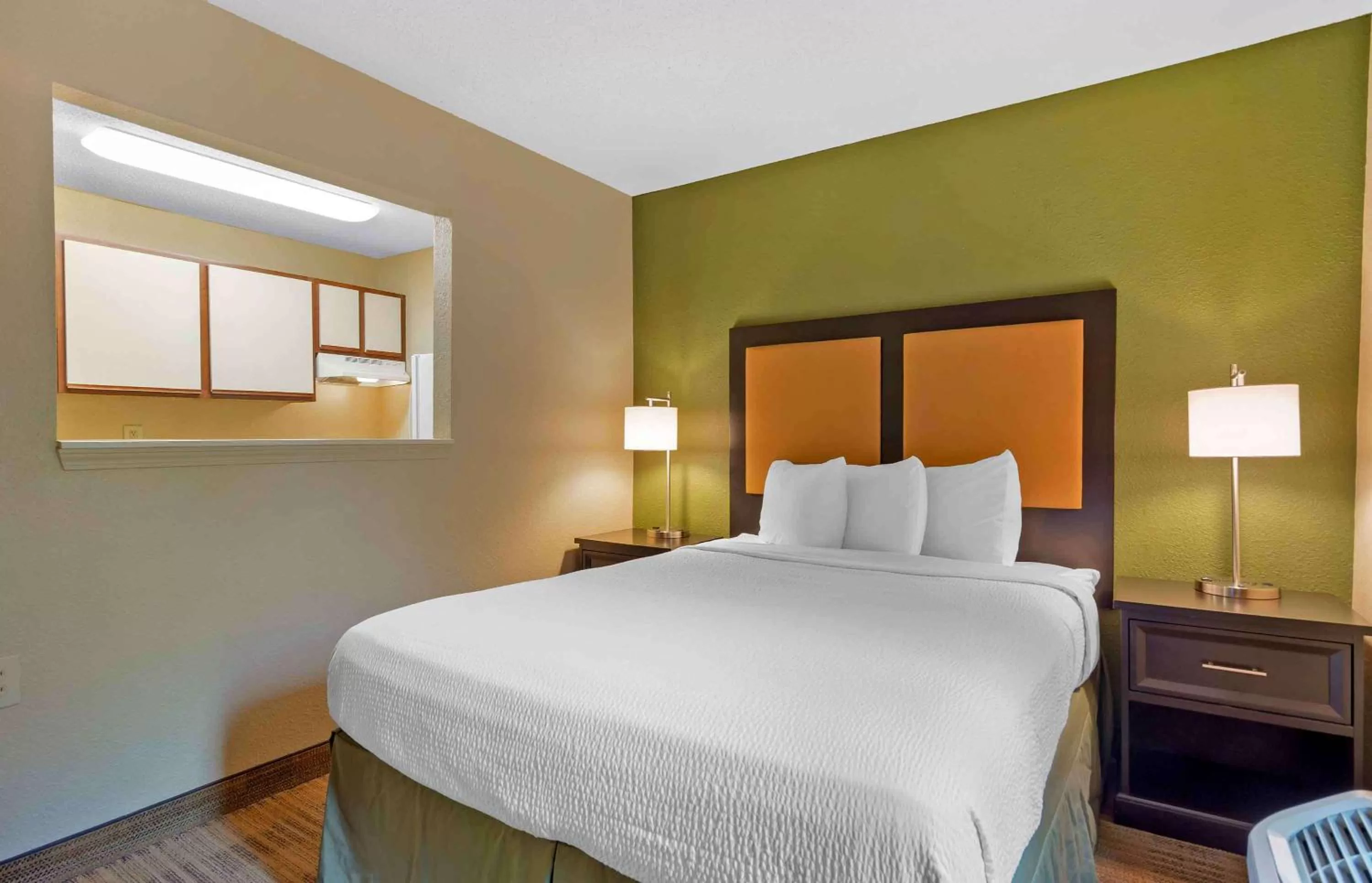 Deluxe Studio with 1 Queen Bed - Non-Smoking in Extended Stay America Suites - Atlanta - Kennesaw Chastain Rd