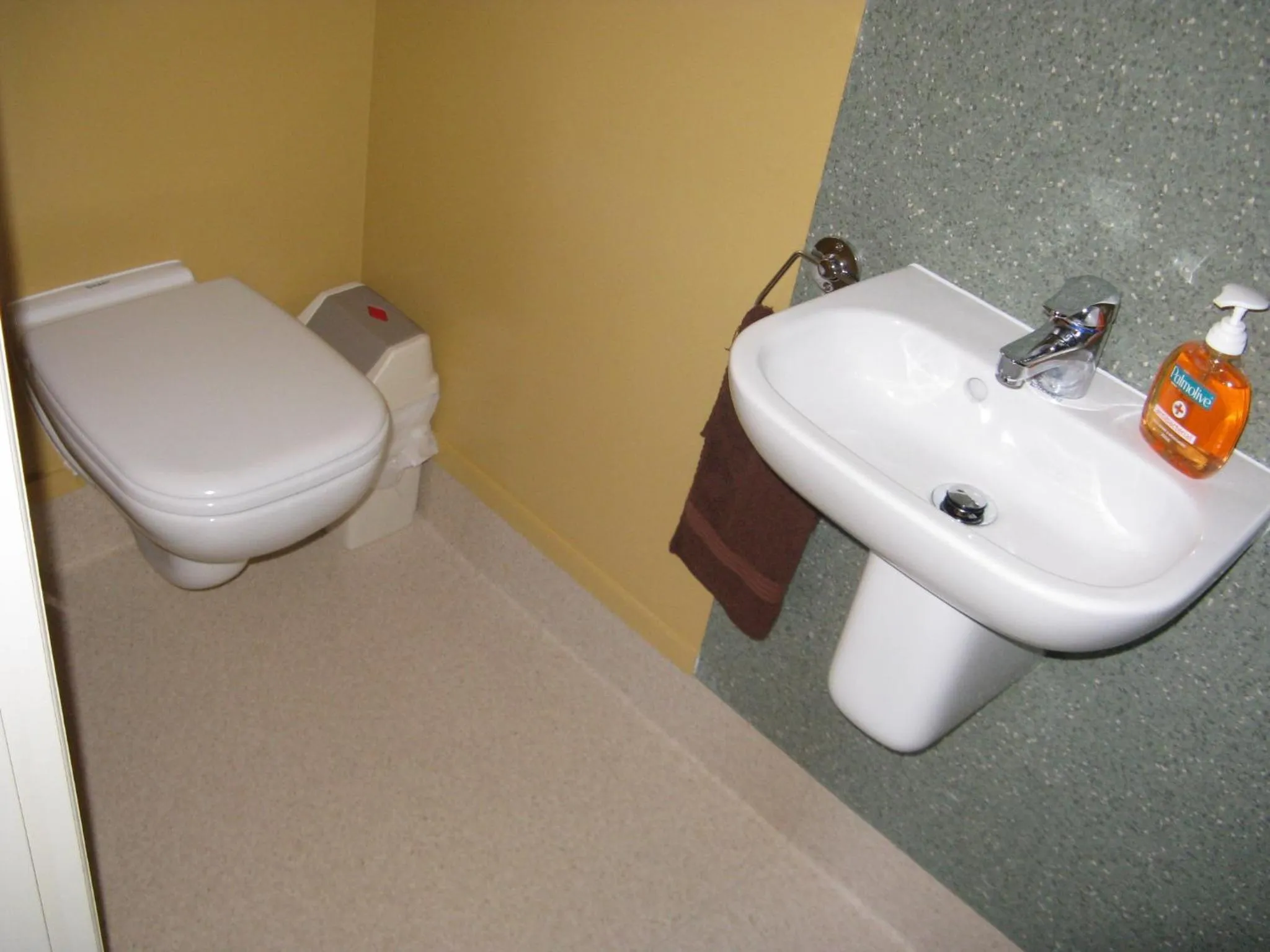 Shower in The Bug Backpackers