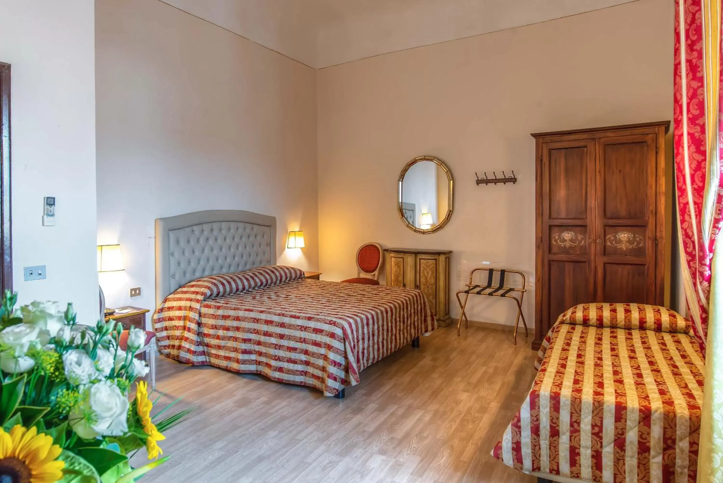 Family Room in Hotel Paris Family Room in Hotel Paris