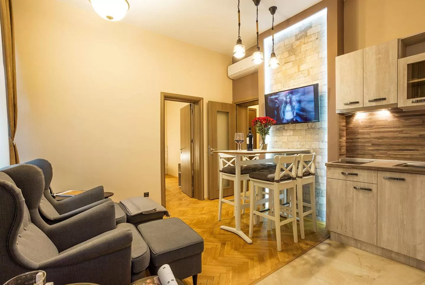 Kitchen or kitchenette in Sofia Place Hotel by HMG