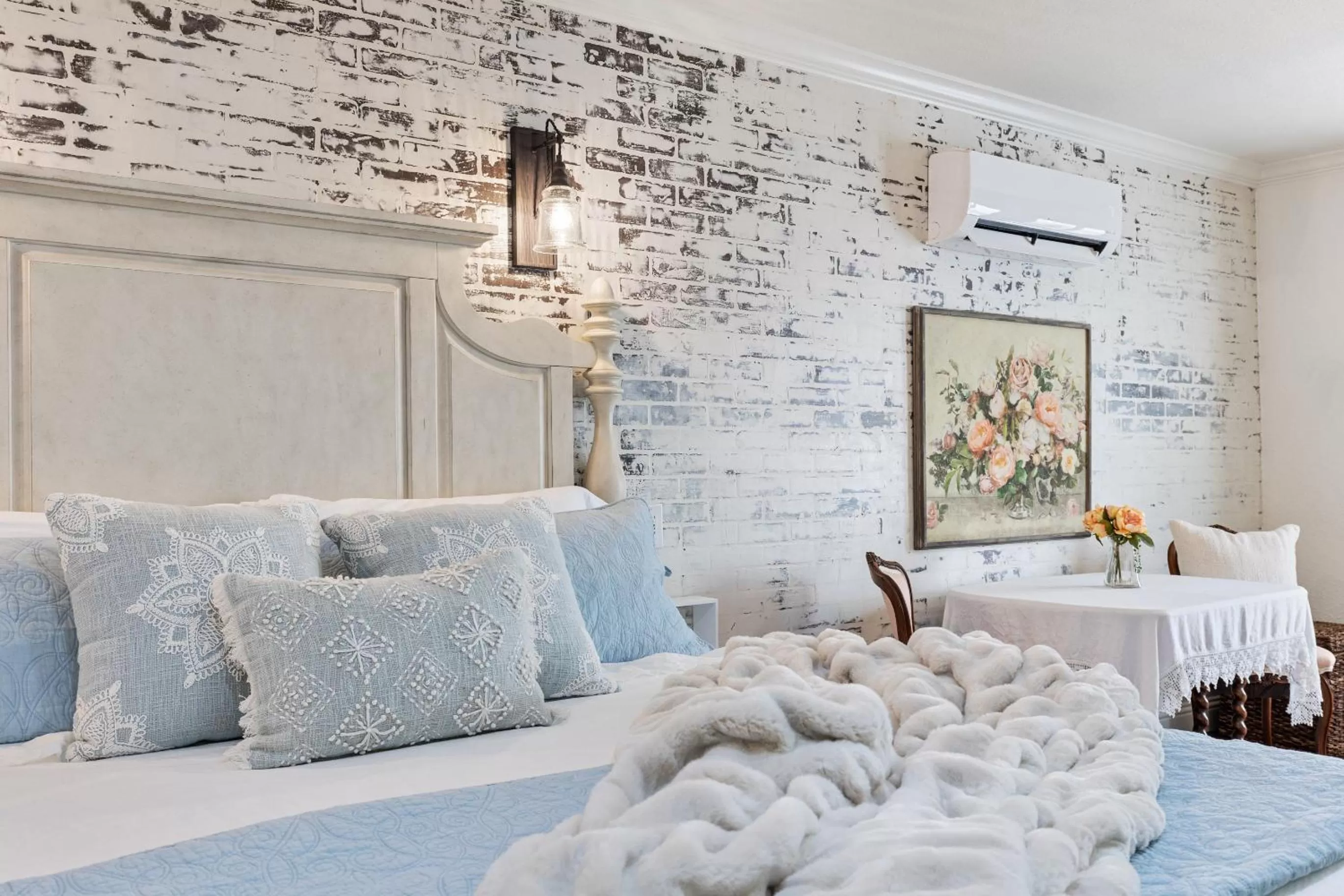 Bed in The Old Liberty Schoolhouse