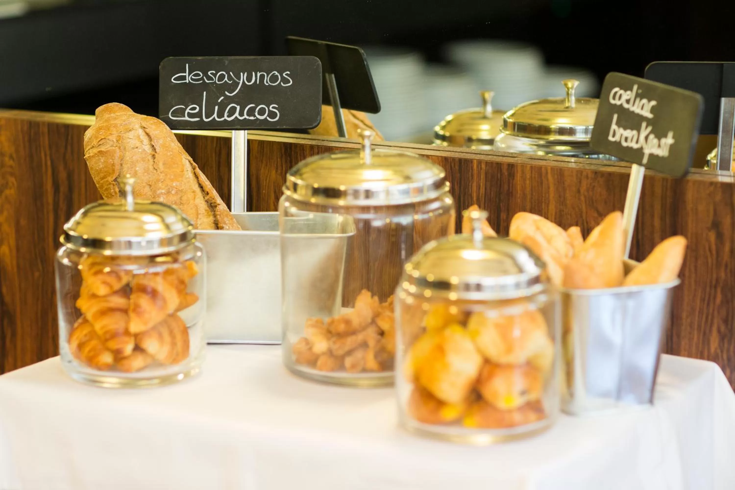 Buffet breakfast in Hotel Tres Reyes Pamplona