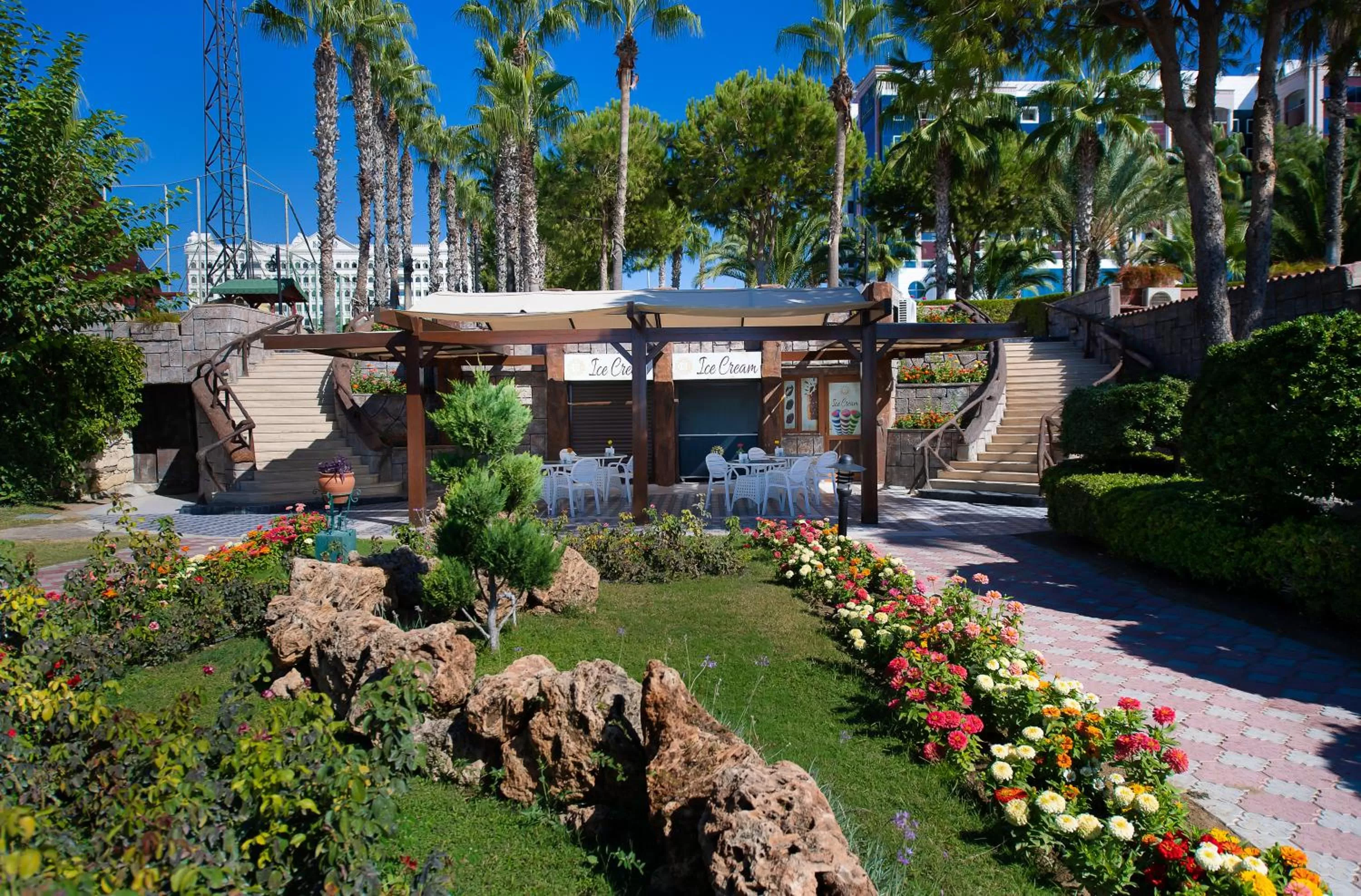 Garden in Kamelya Selin Hotel Luxury Resort & SPA