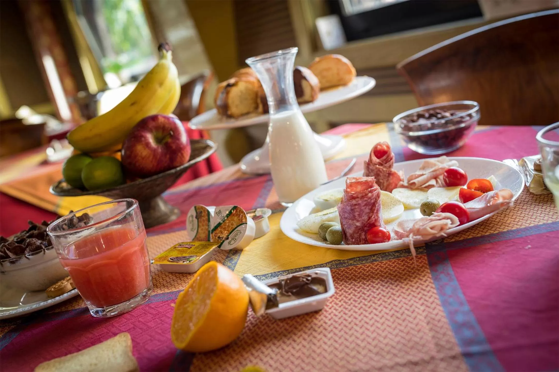 Food and drinks in Grand Hotel Colony