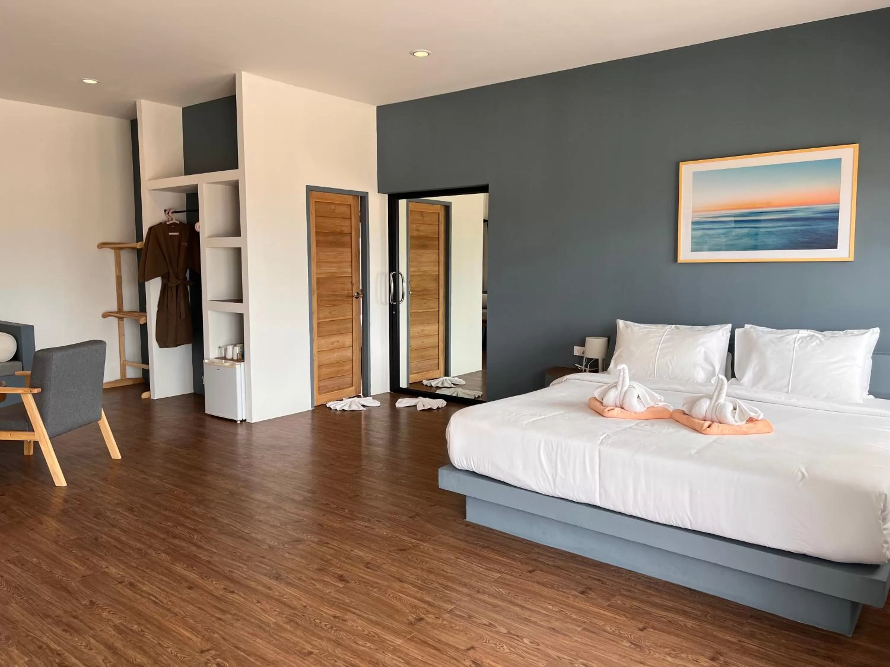 Photo of the whole room, Bed in Pearl of Samui Resort