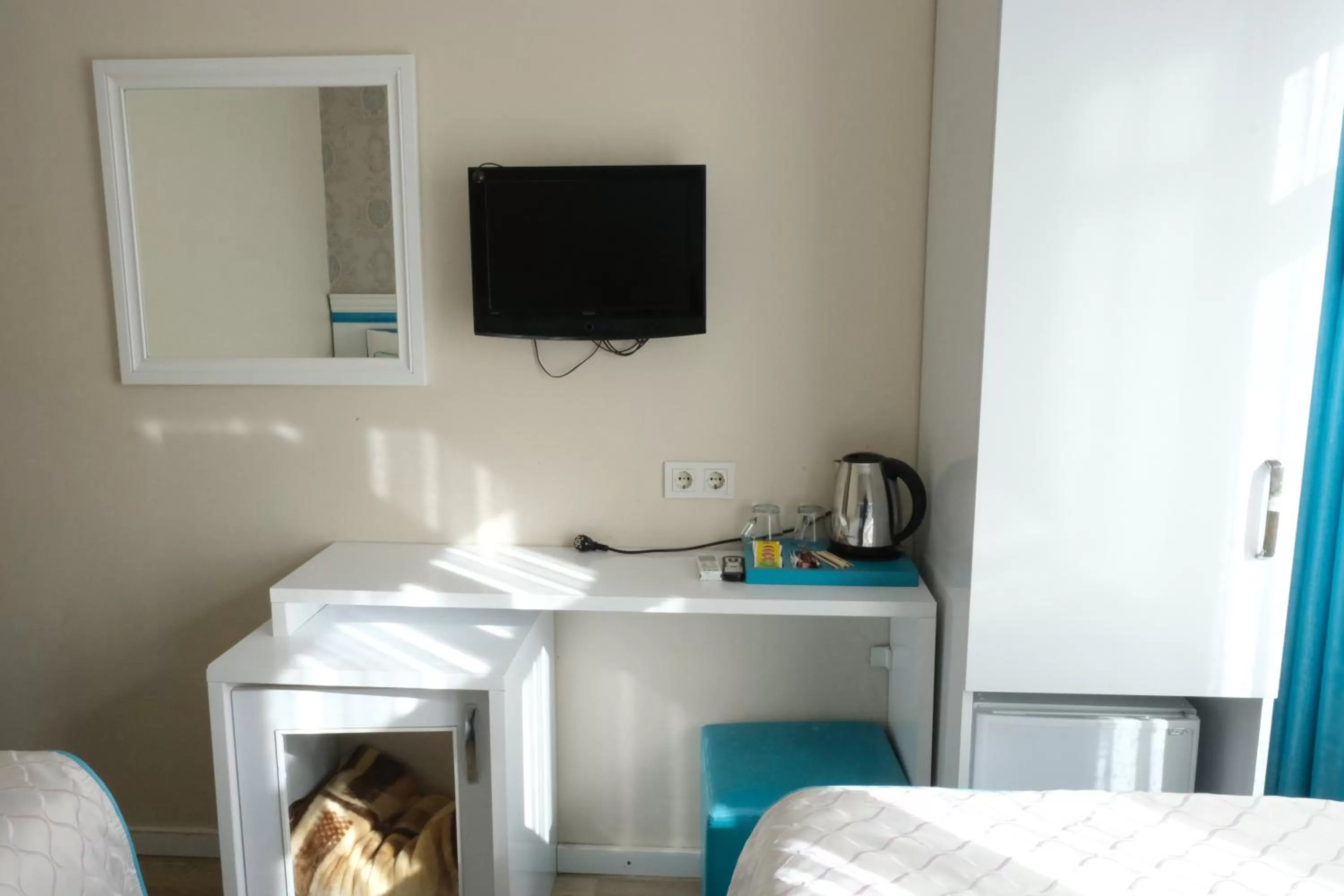 TV and multimedia, Bed in Star Holiday Hotel