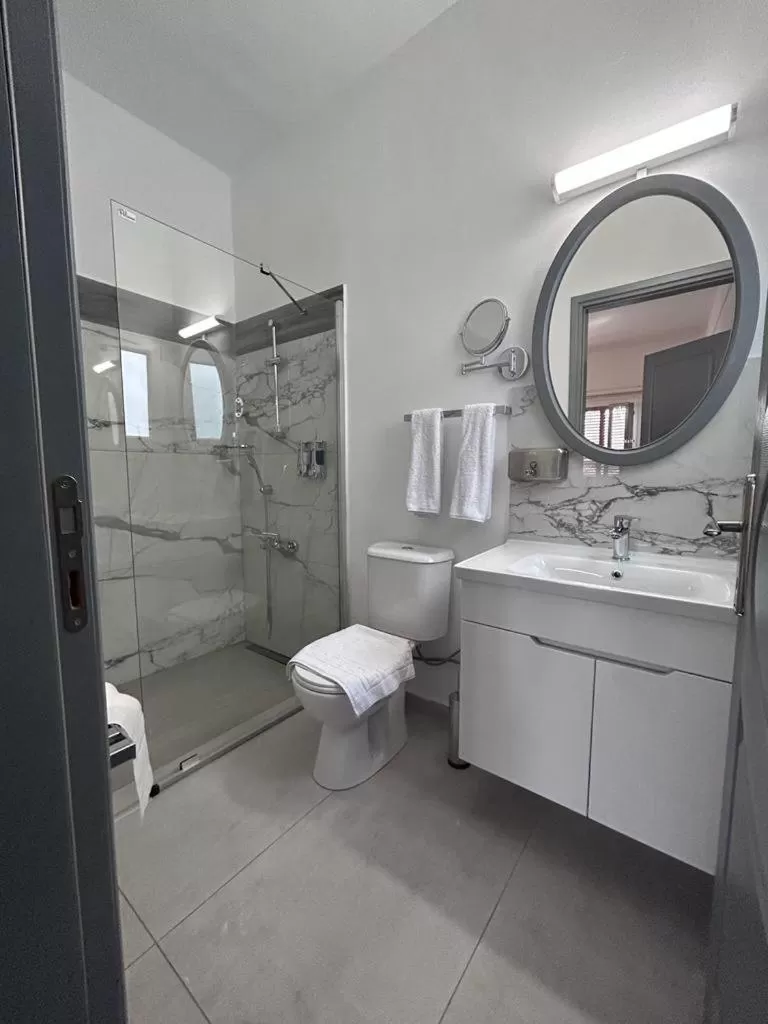 Bathroom in Royal Goddess Guest House, Walled City