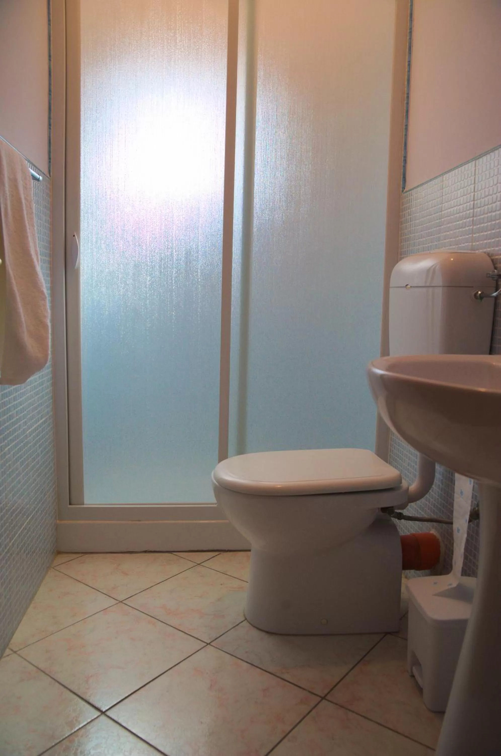 Toilet in Cialoma B&B