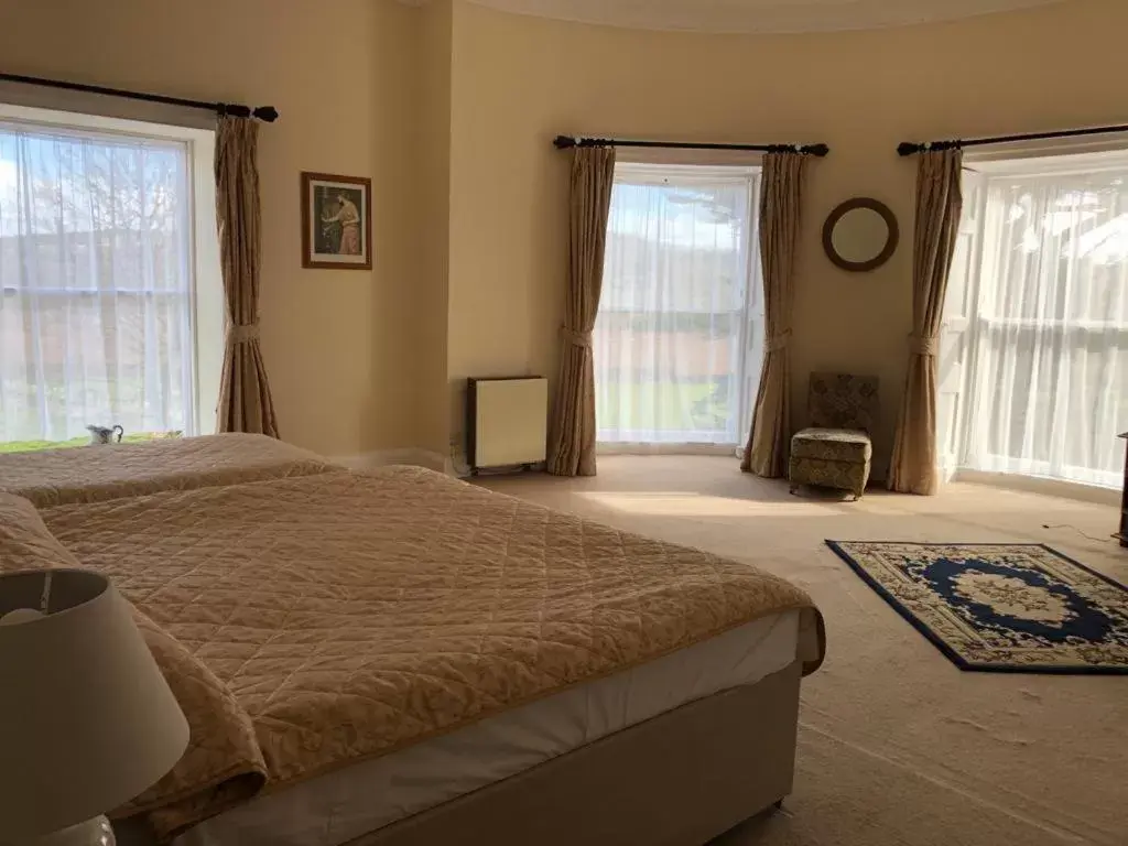 Family Room with Garden View in Longworth Hall Hotel Family Room with Garden View in Longworth Hall Hotel