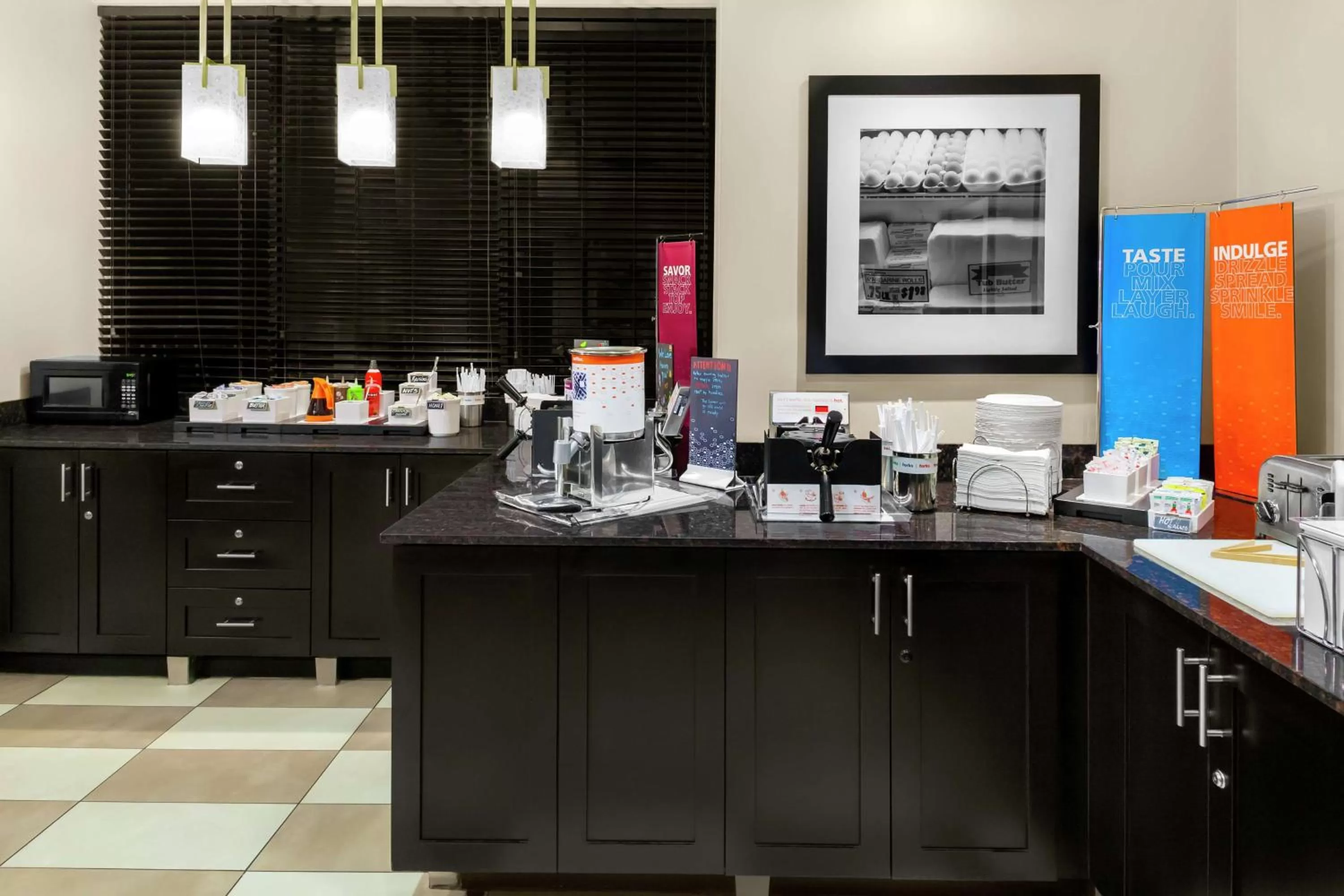 Dining area in Hampton Inn Miami/Dadeland