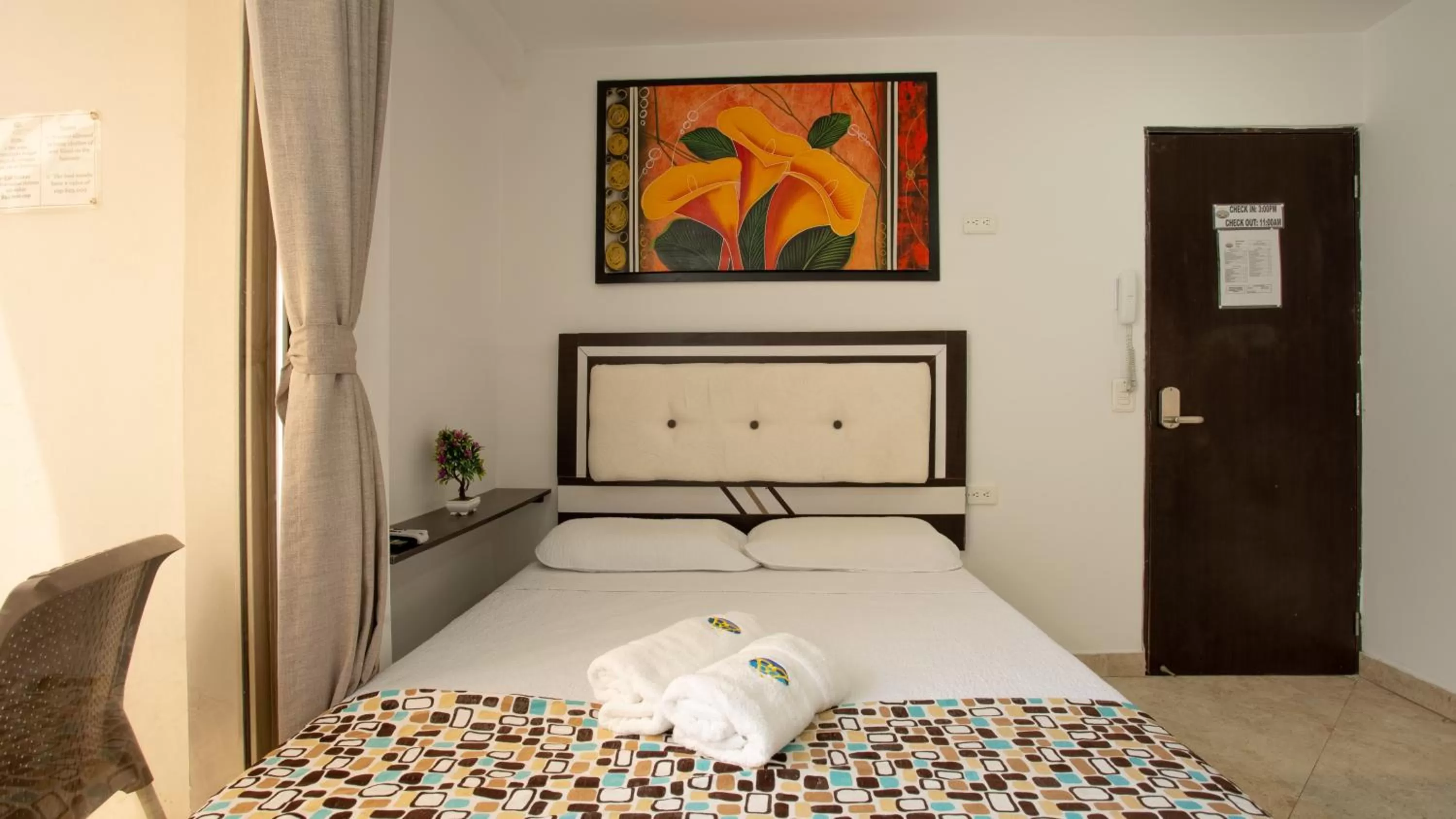 Photo of the whole room, Bed in Hollywood Beach Suite