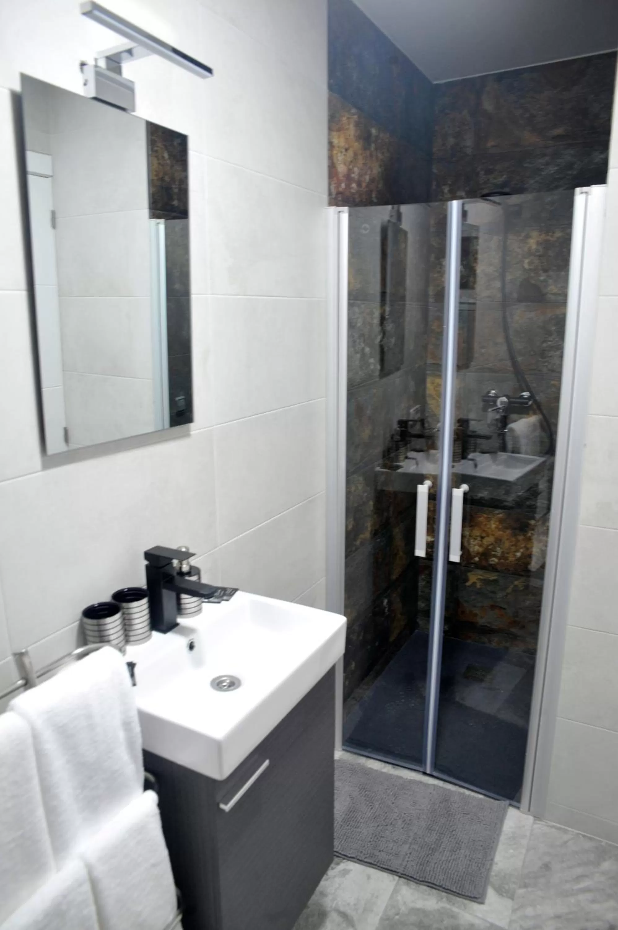 Shower, Bathroom in River Dreams