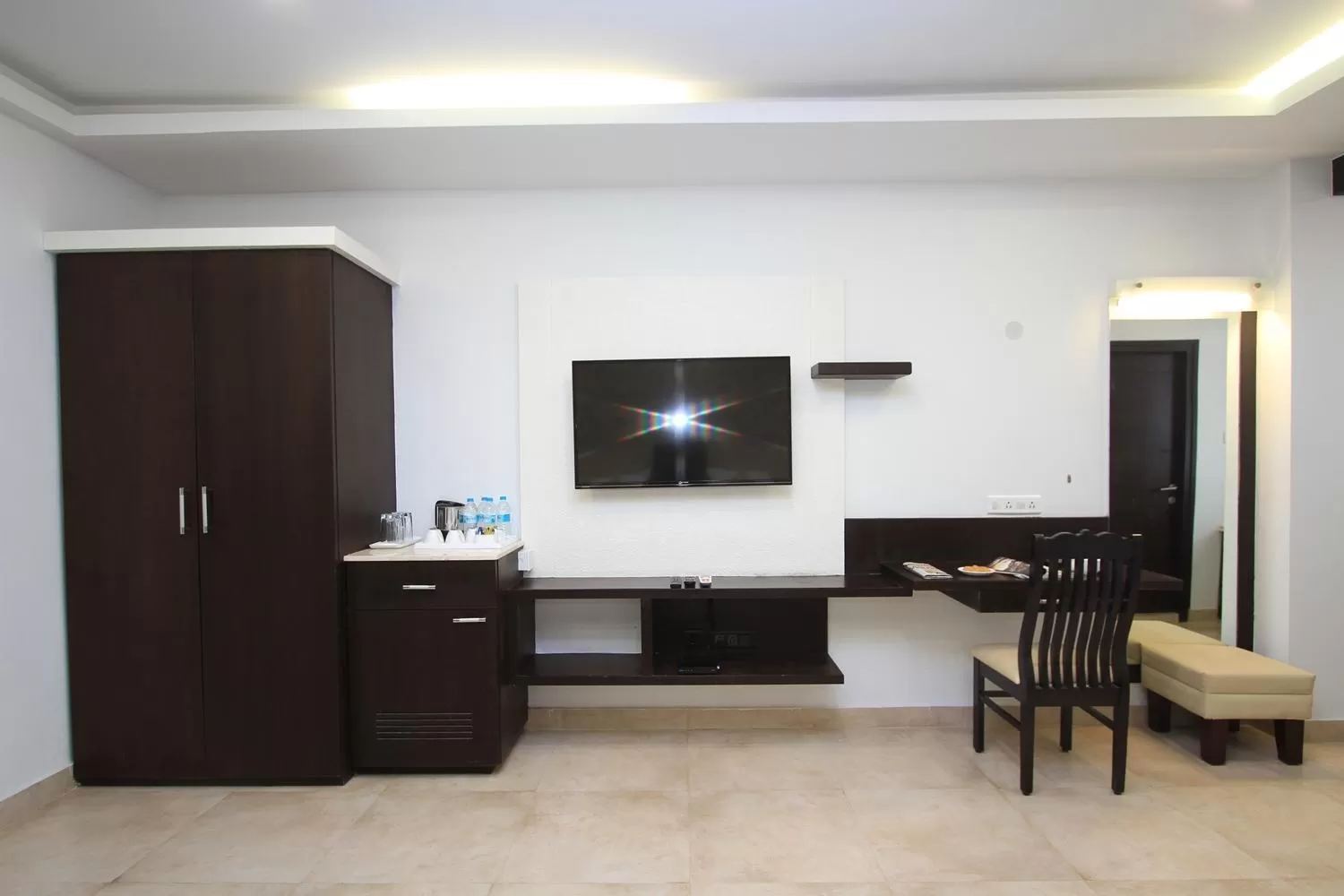 TV and multimedia, TV/Entertainment Center in Ambaari hotel