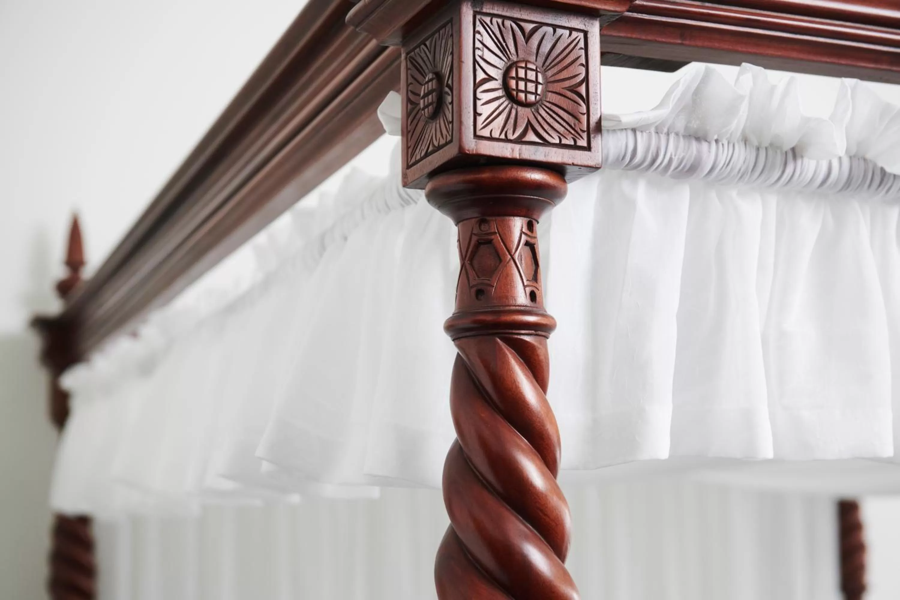 Decorative detail in Tornøes Hotel