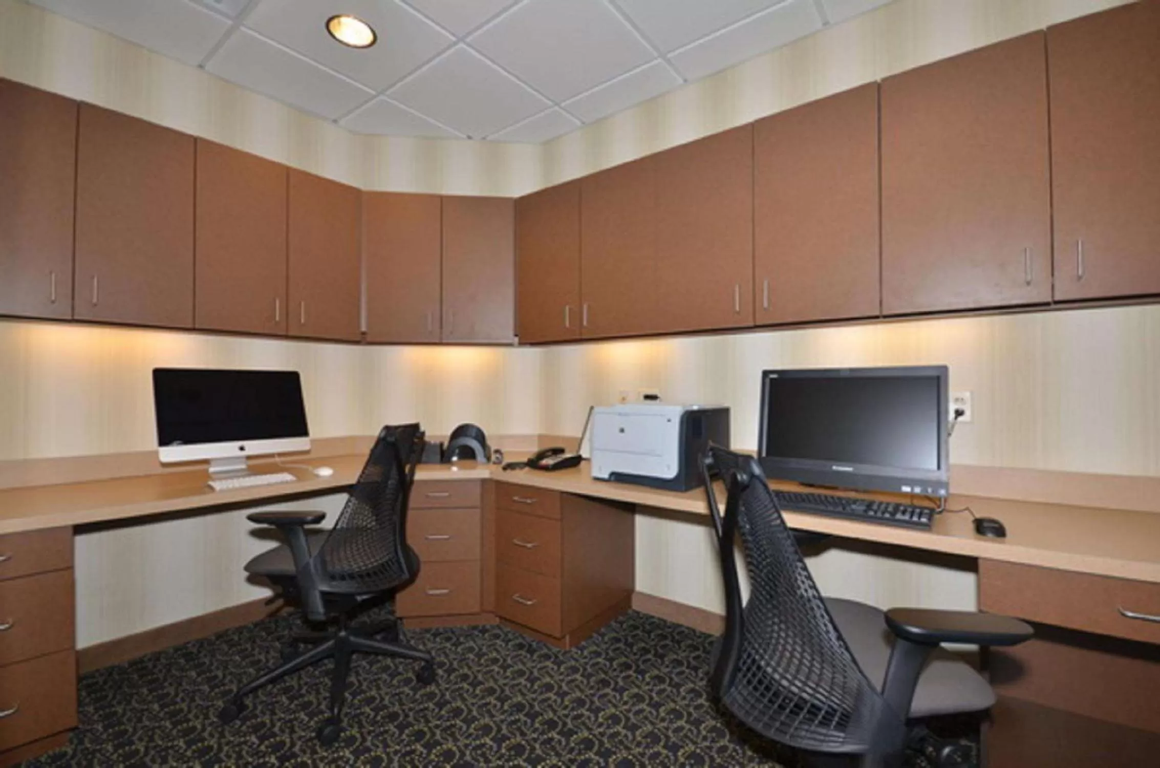 Business facilities in Hampton Inn and Suites Tulsa/Catoosa