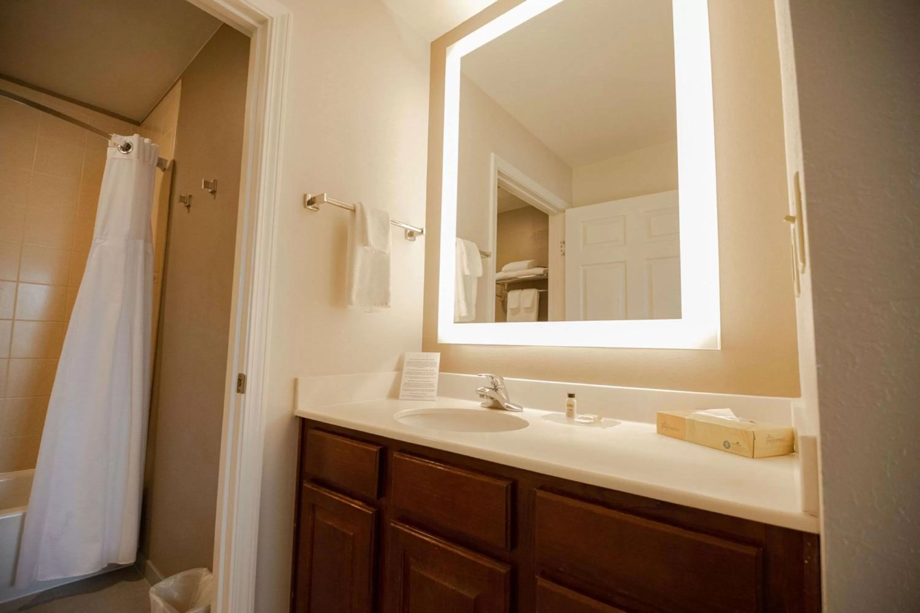 Bedroom in Sonesta ES Suites Baton Rouge University at Southgate