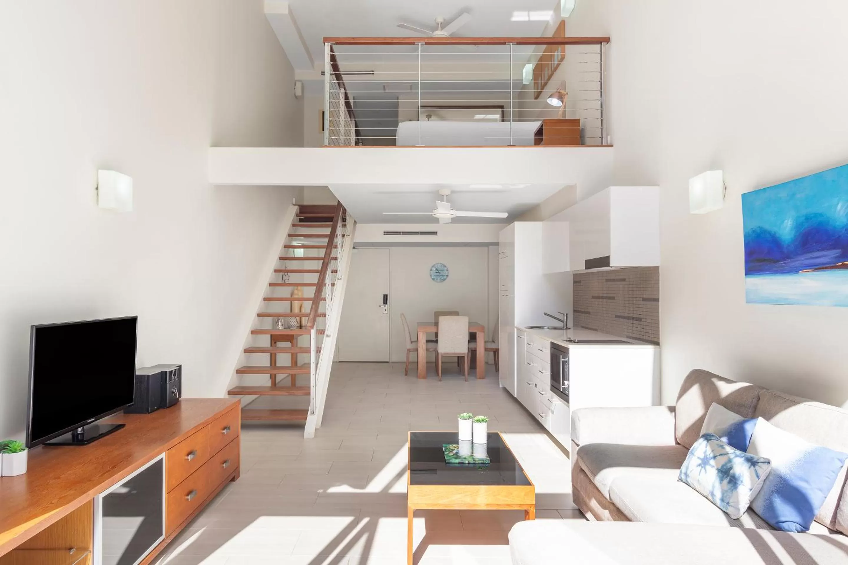 TV and multimedia in Drift Palm Cove