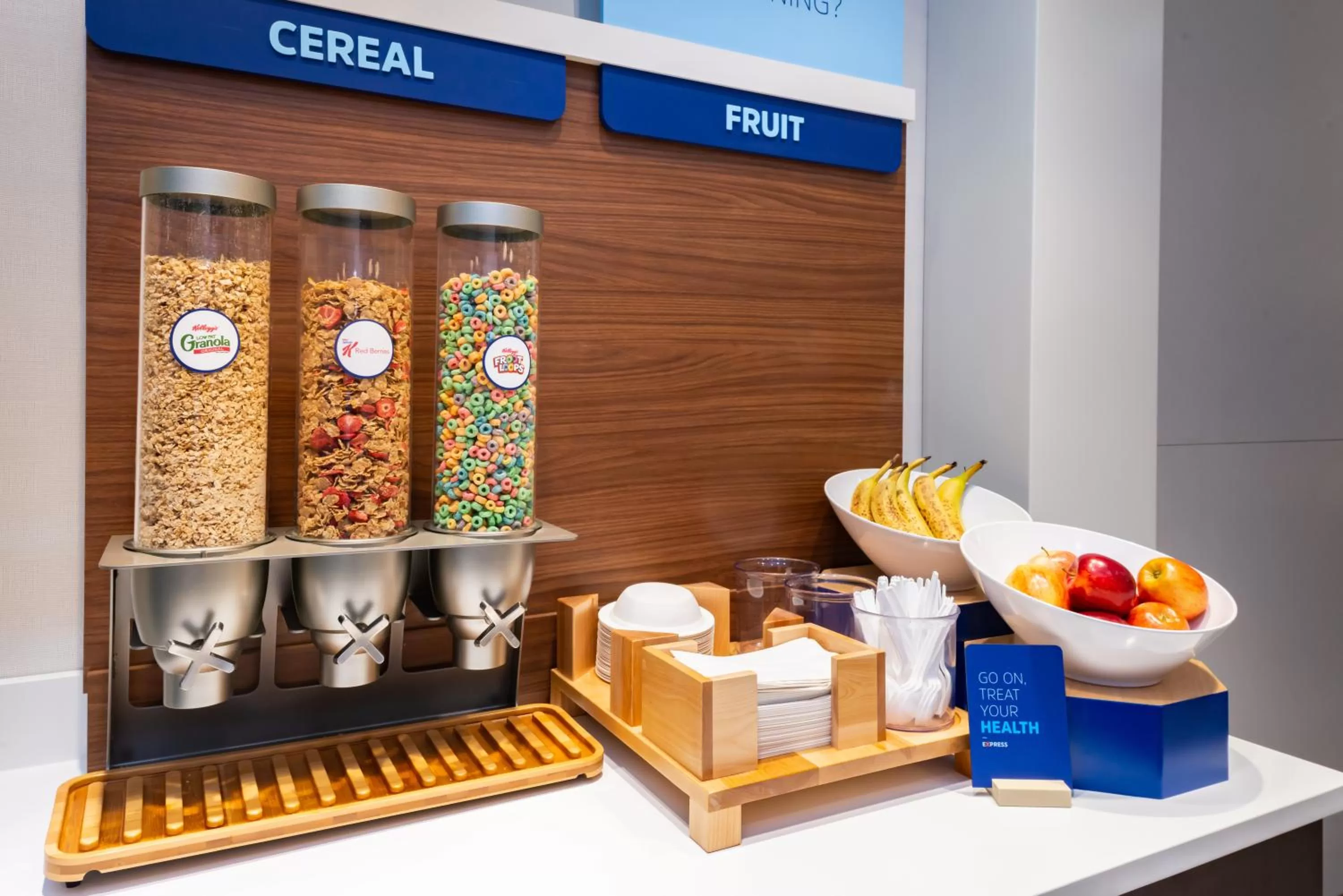 Breakfast in Holiday Inn Express & Suites - Romeoville - Joliet North by IHG