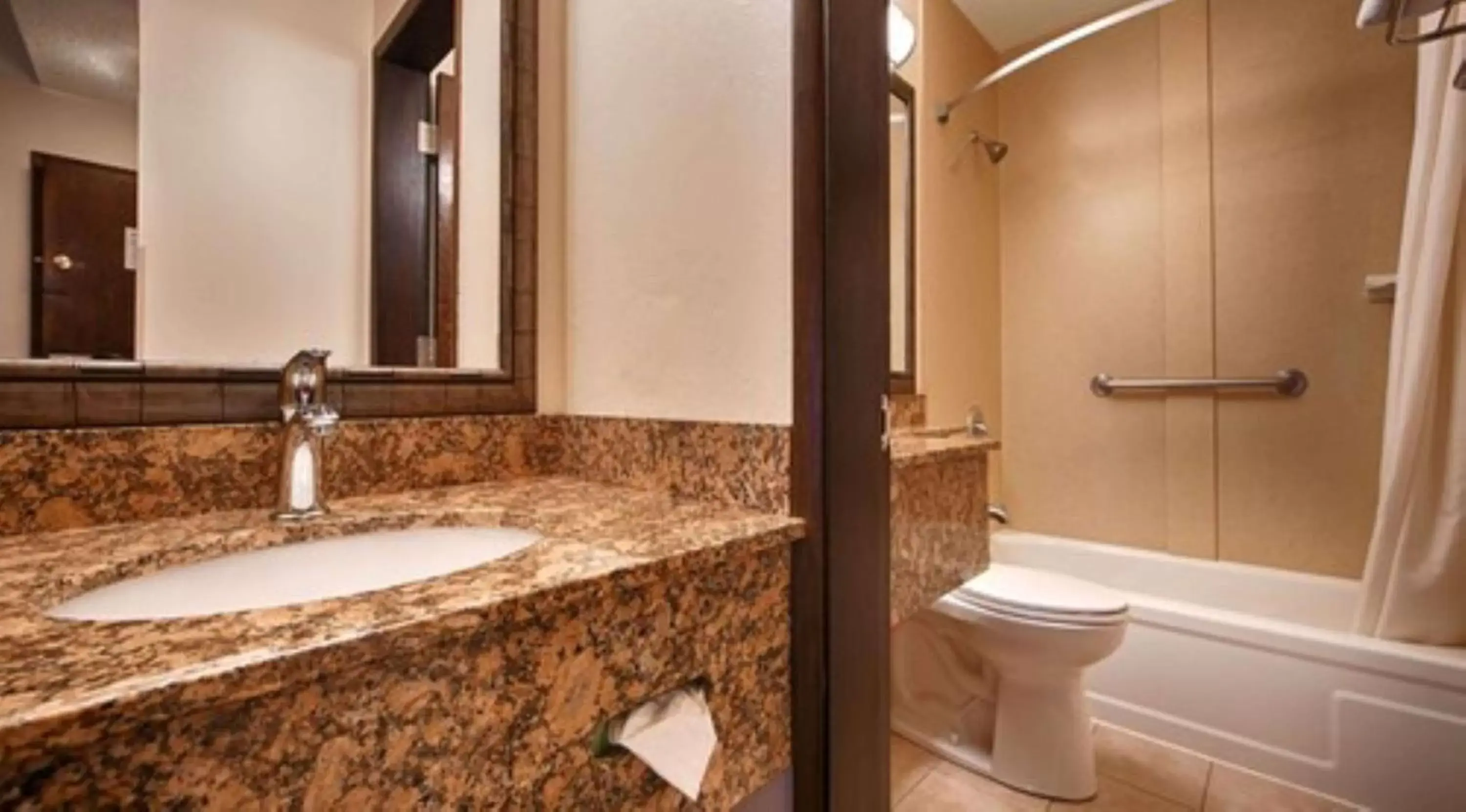 King Suite with Mountain View - Non-Smoking in Best Western Plus Tree House King Suite with Mountain View - Non-Smoking in Best Western Plus Tree House