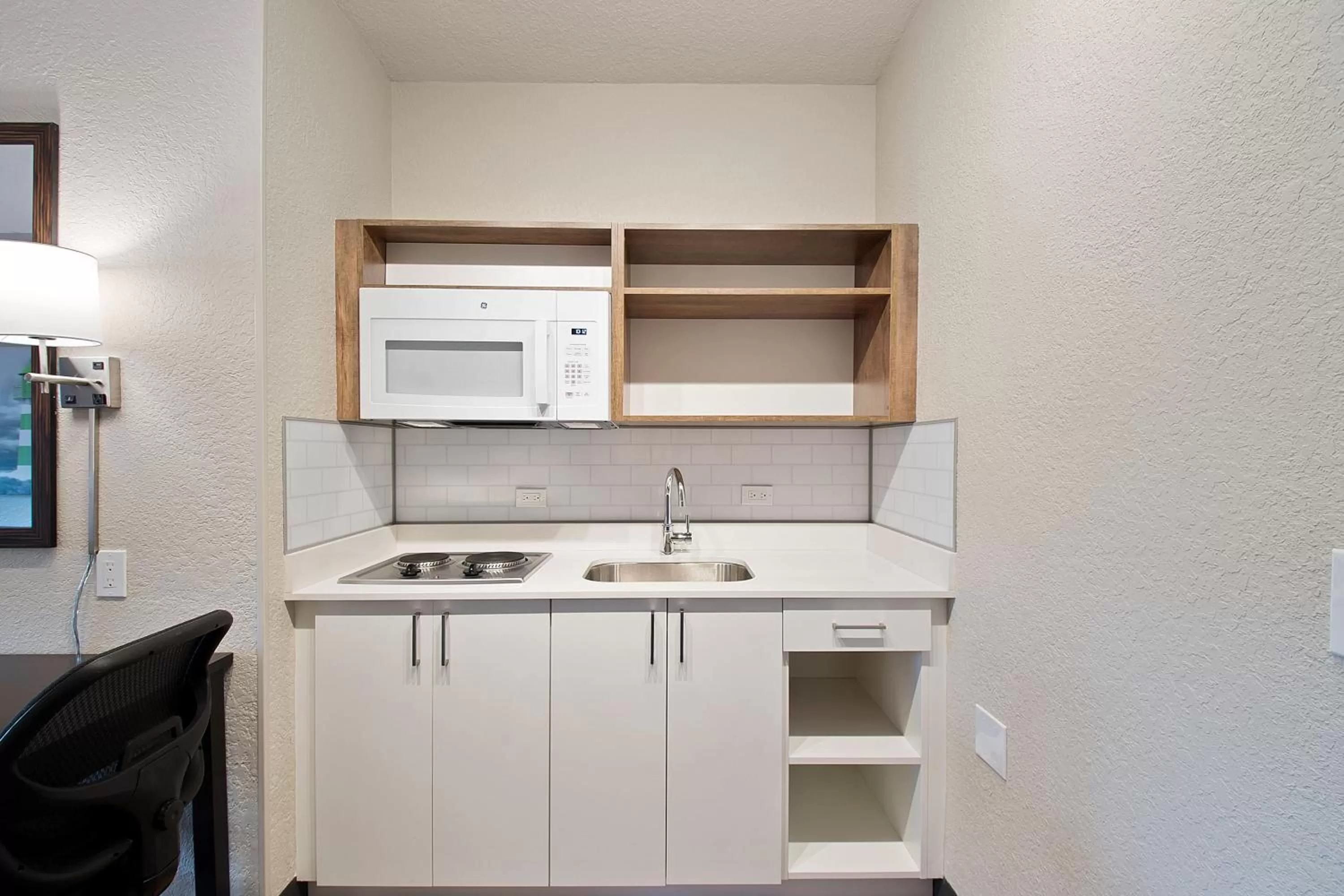 Kitchen or kitchenette in Extended Stay America Premier Suites - Miami - Airport - Doral - 25th Street