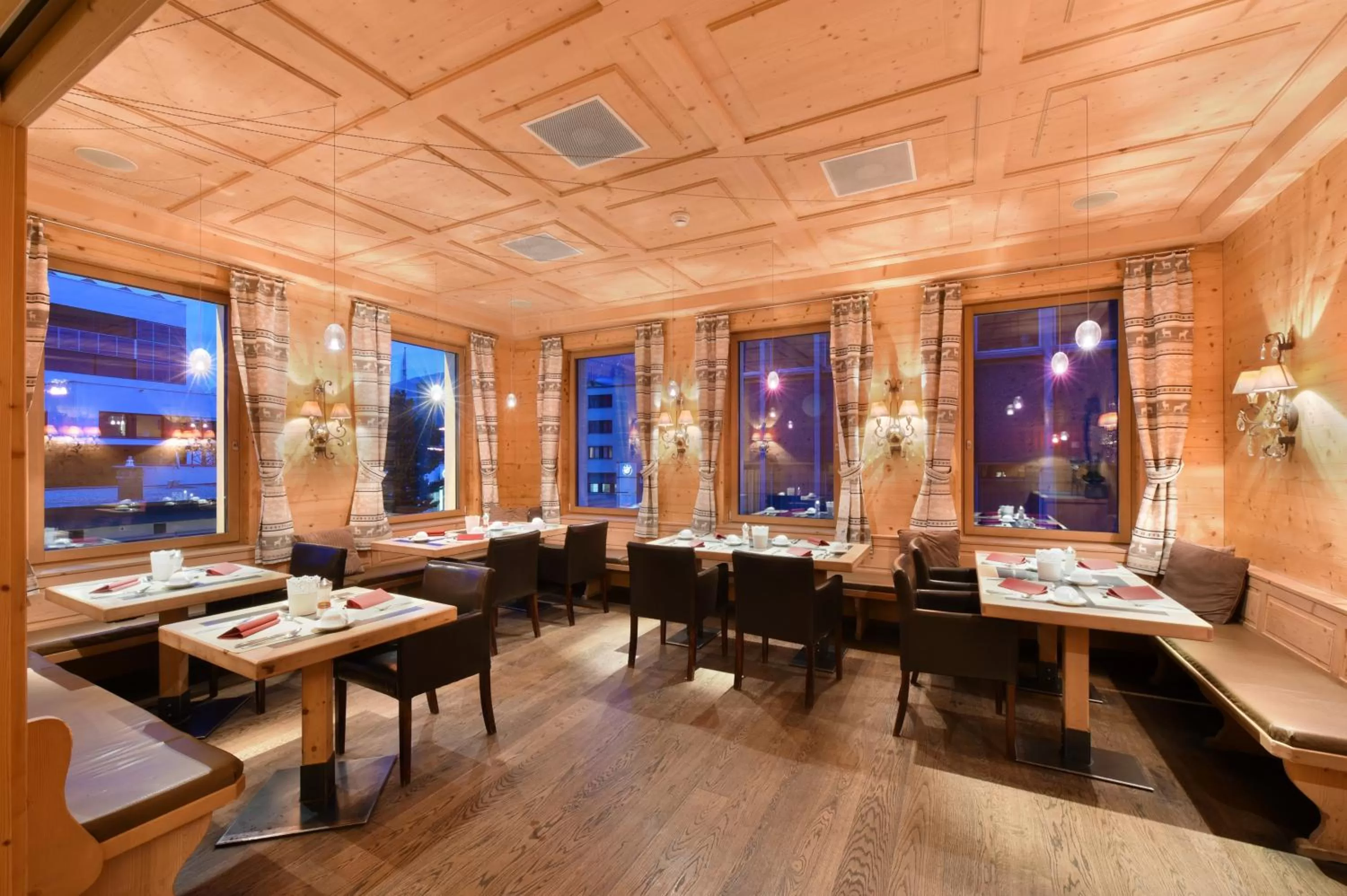Restaurant/places to eat in Hotel Piz St. Moritz