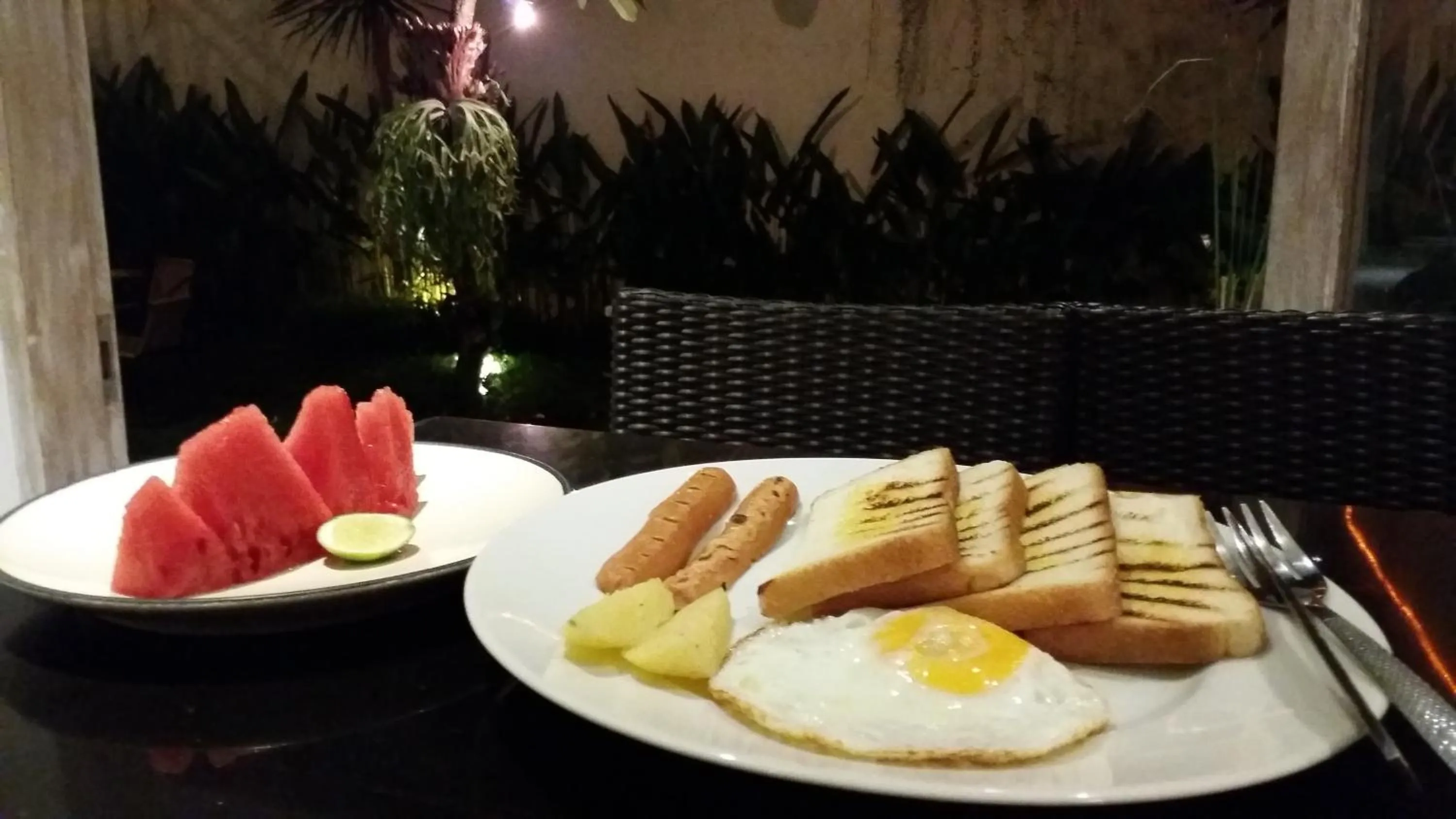 Food and drinks in Sugiras Living