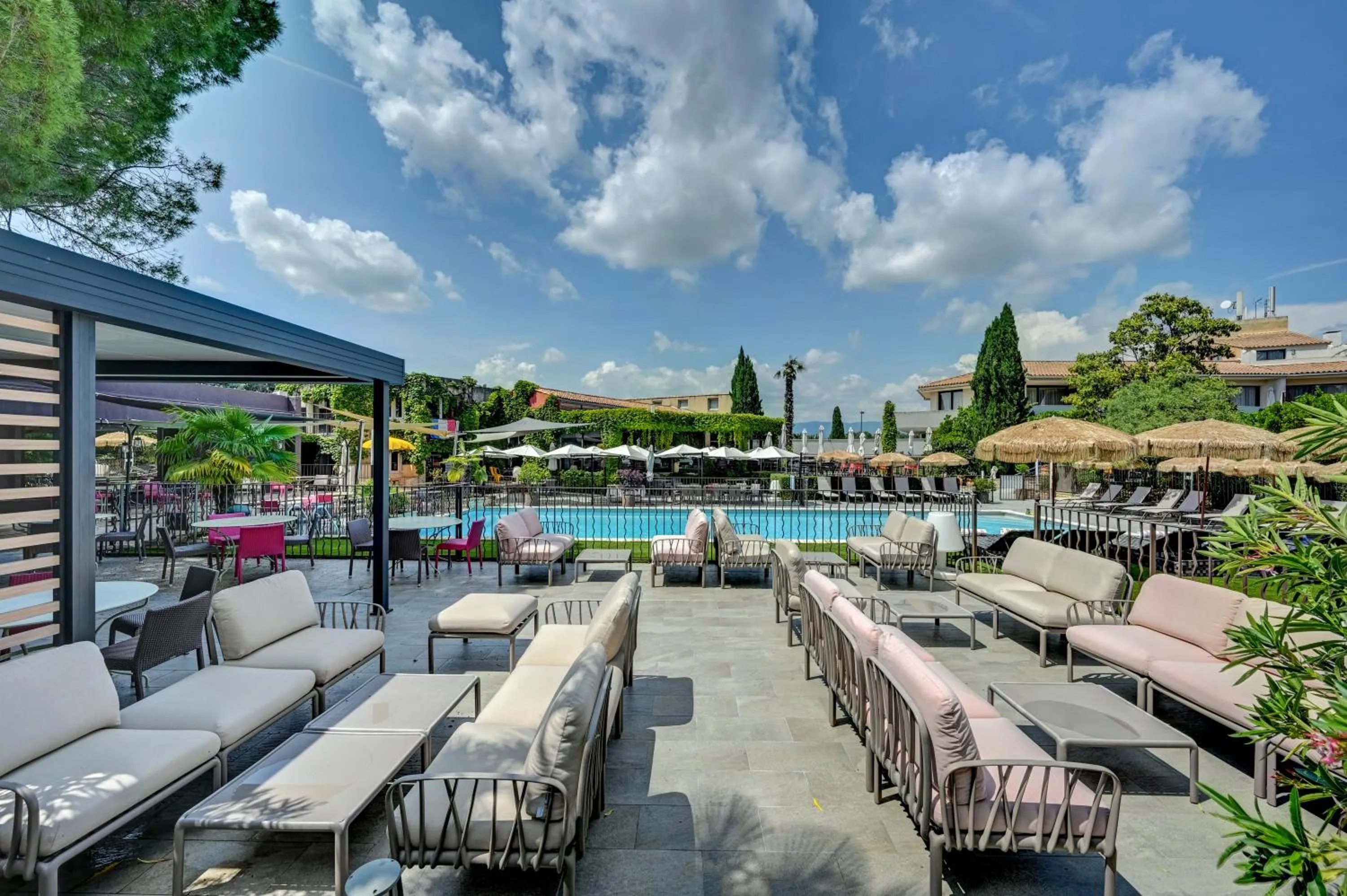 Patio in Best Western Sévan Parc Hôtel