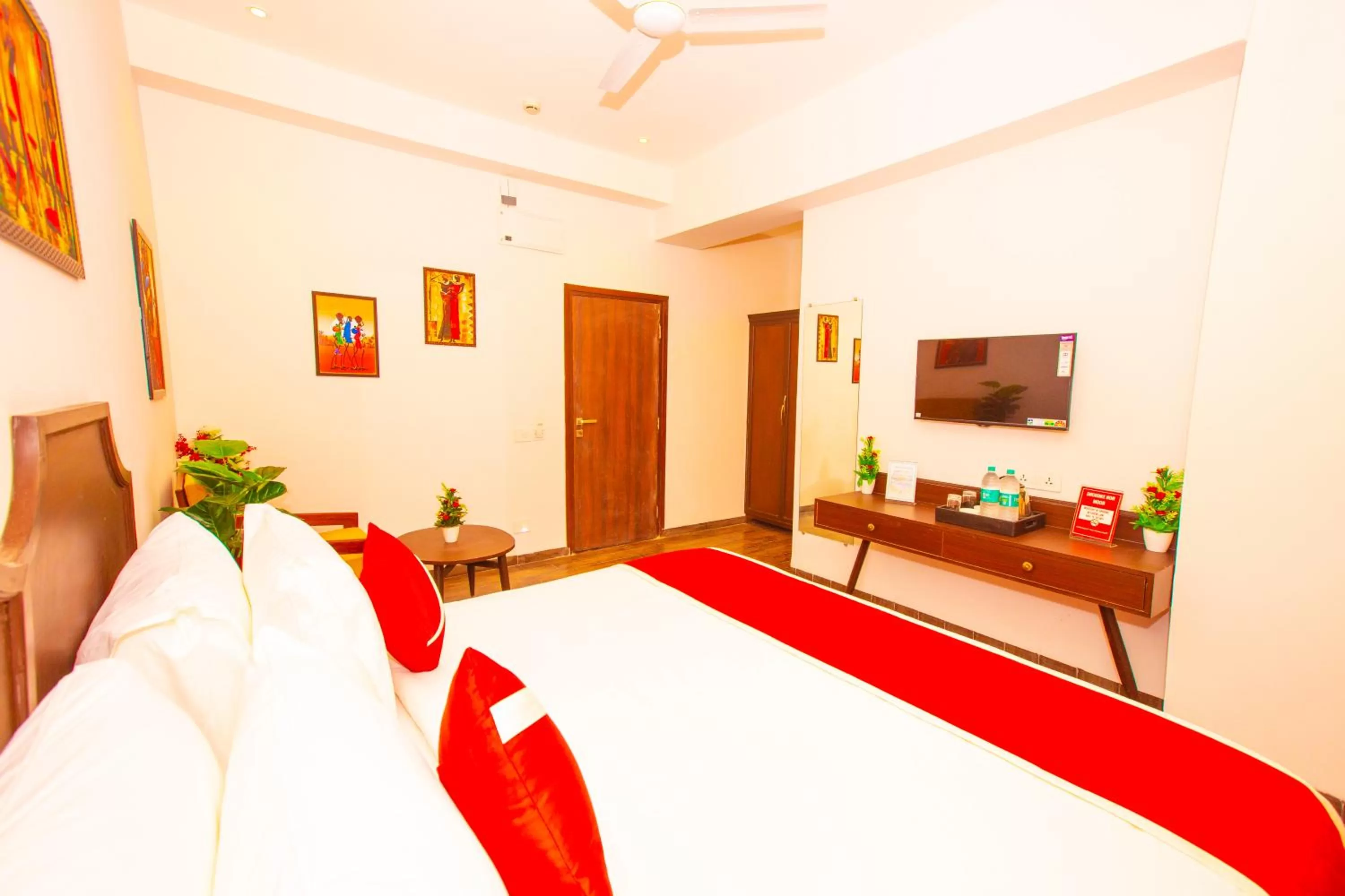 Photo of the whole room in Octave Parkland Suites