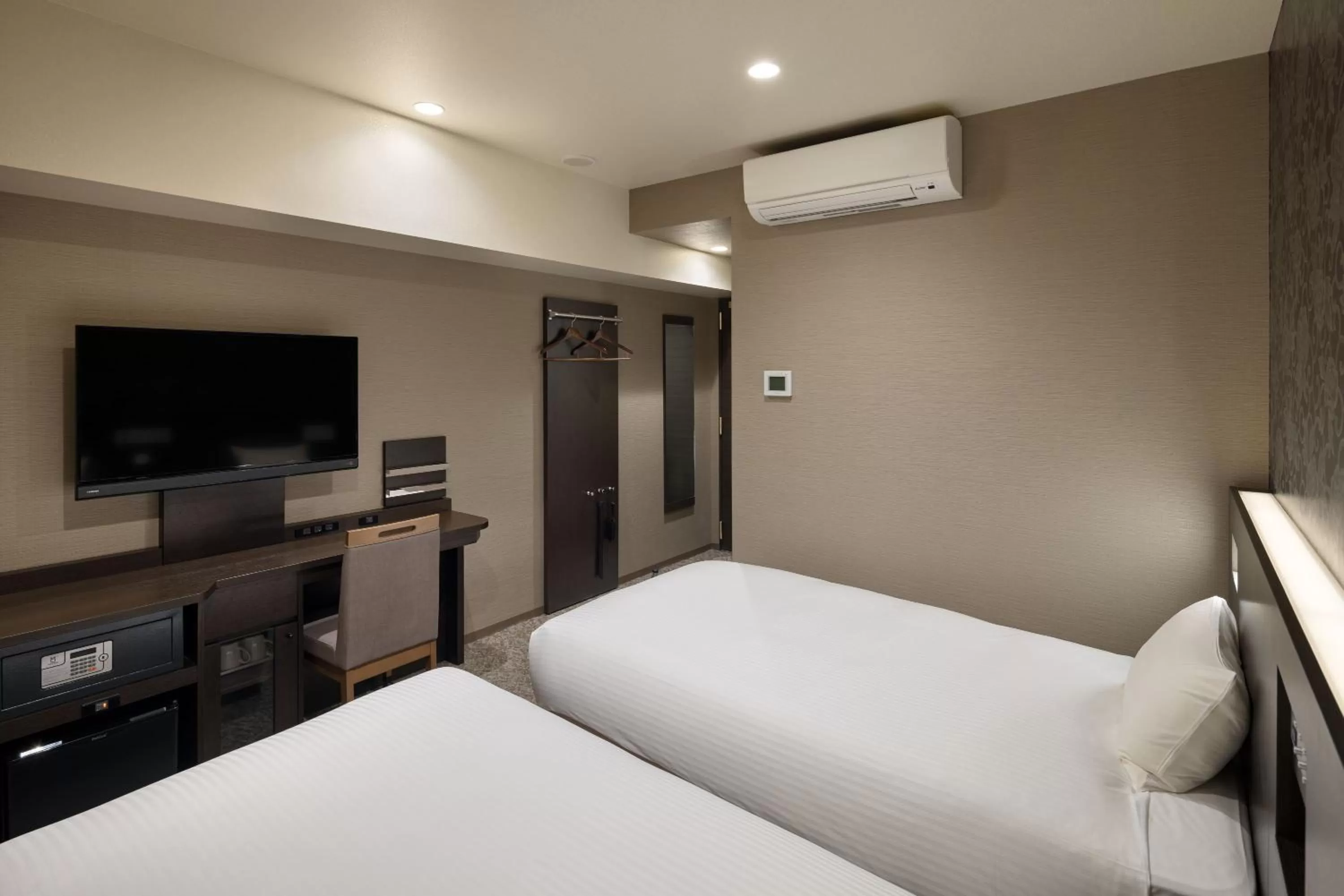 Photo of the whole room in the b namba-kuromon