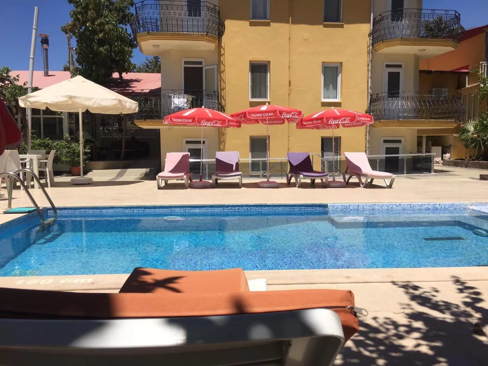 Swimming Pool in Sunset Apart Otel