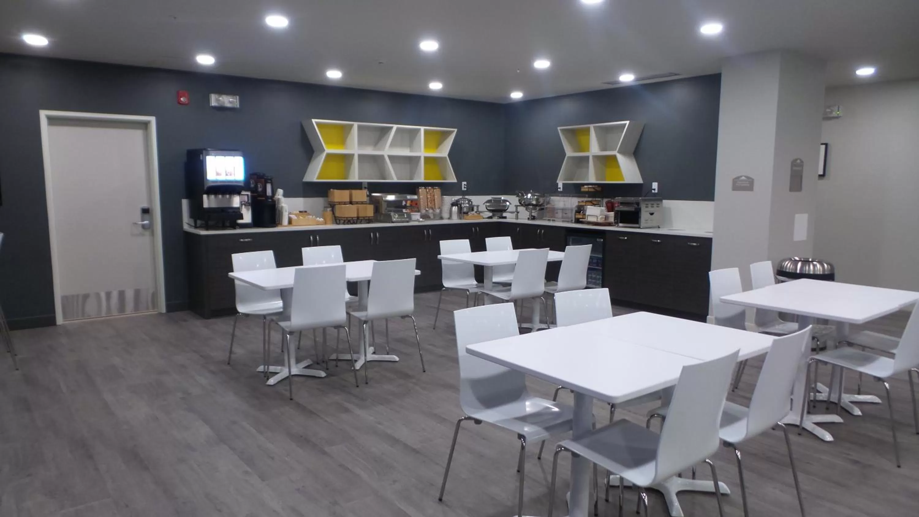 Continental breakfast in Microtel Inn & Suites by Wyndham Portage La Prairie