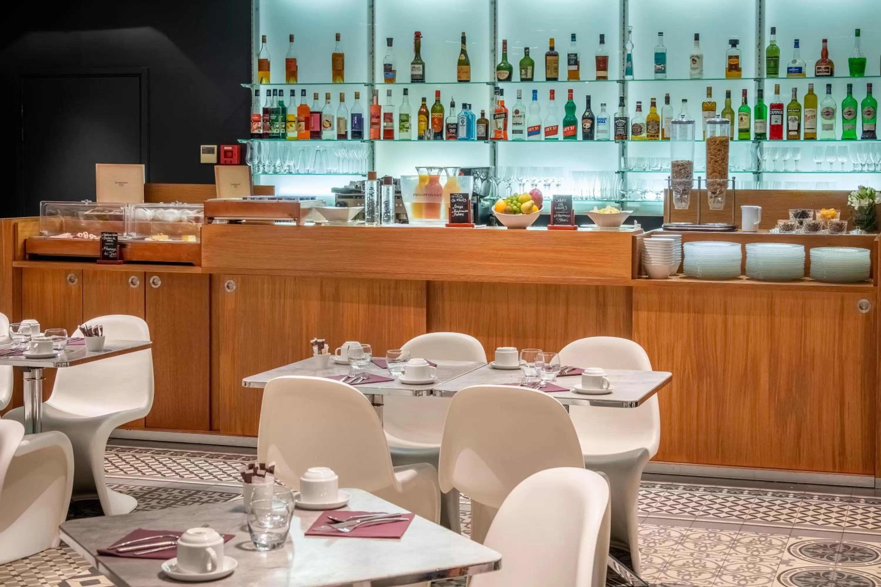 Restaurant/places to eat in L'Orangerie du Château des Reynats