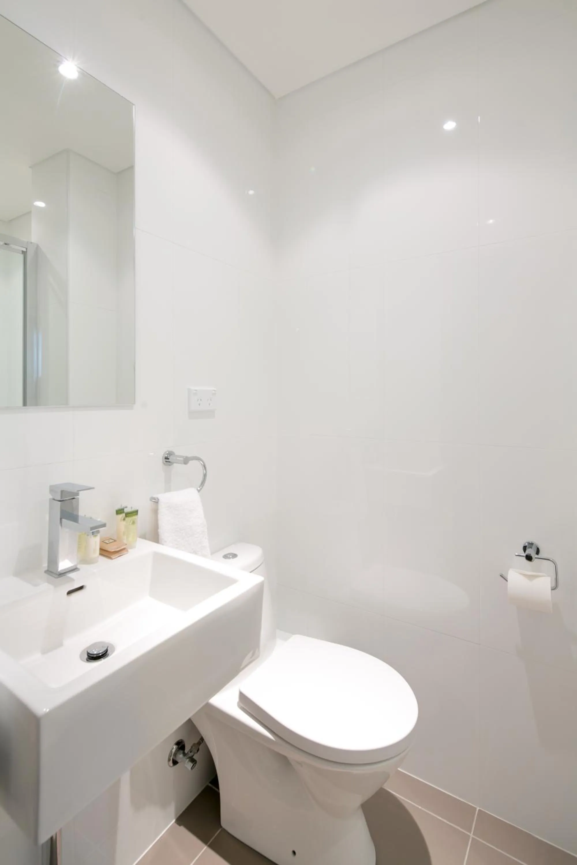 Shower in Neutral Bay Lodge