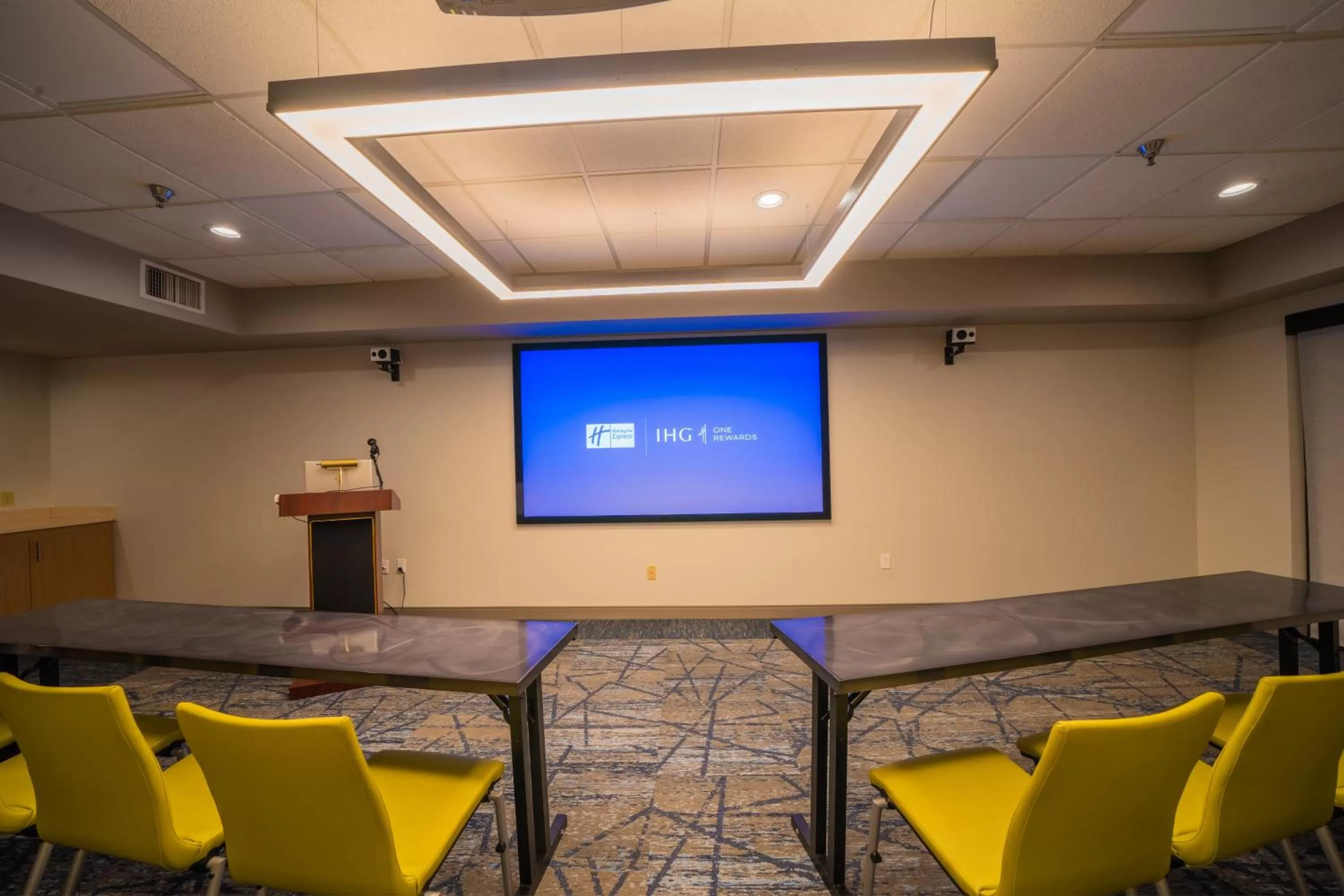 Meeting/conference room in Holiday Inn Express Hotel & Suites Tampa-Oldsmar by IHG