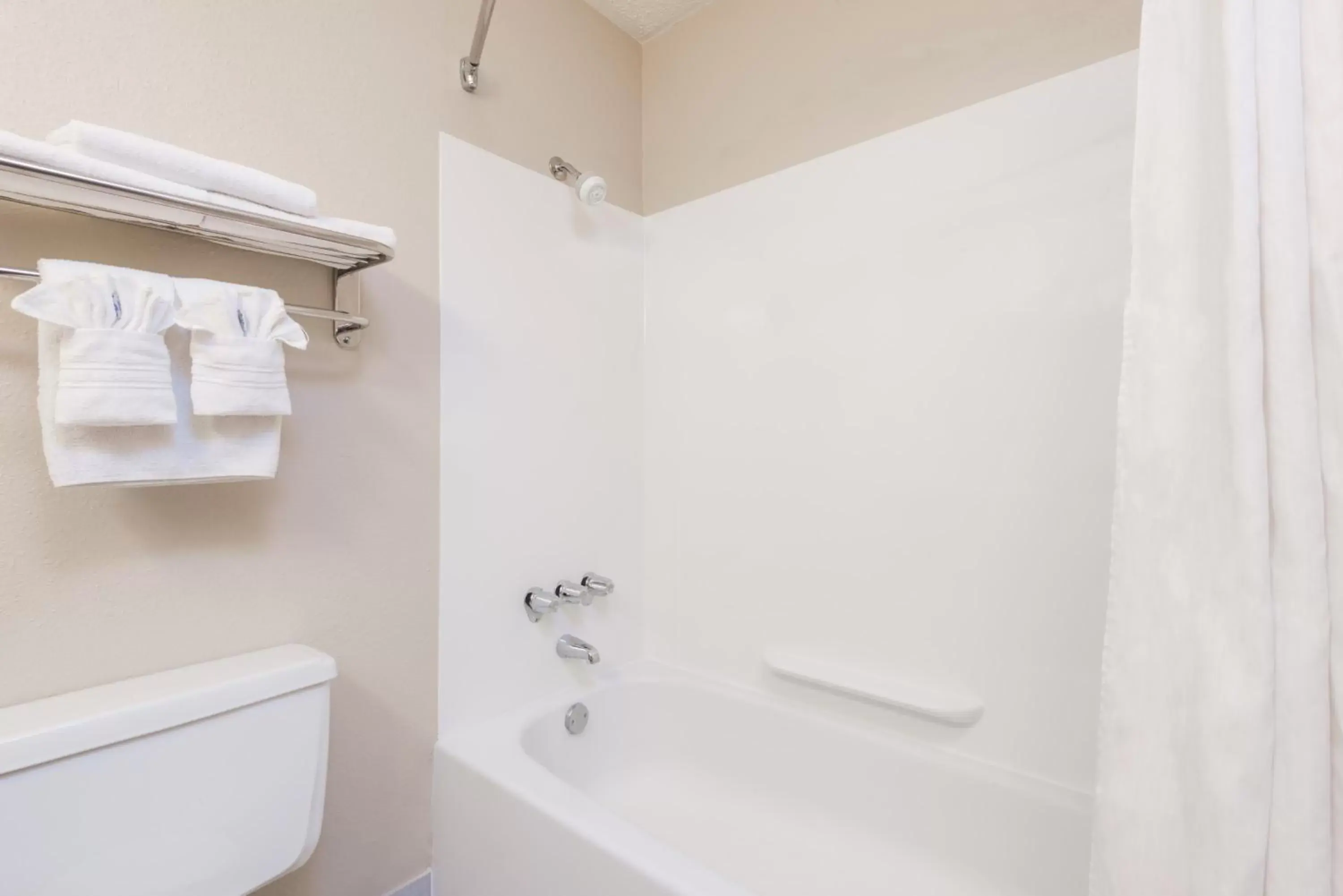 Deluxe Queen Room with Two Queen Beds - Non-Smoking in Days Inn by Wyndham Gillette Deluxe Queen Room with Two Queen Beds - Non-Smoking in Days Inn by Wyndham Gillette