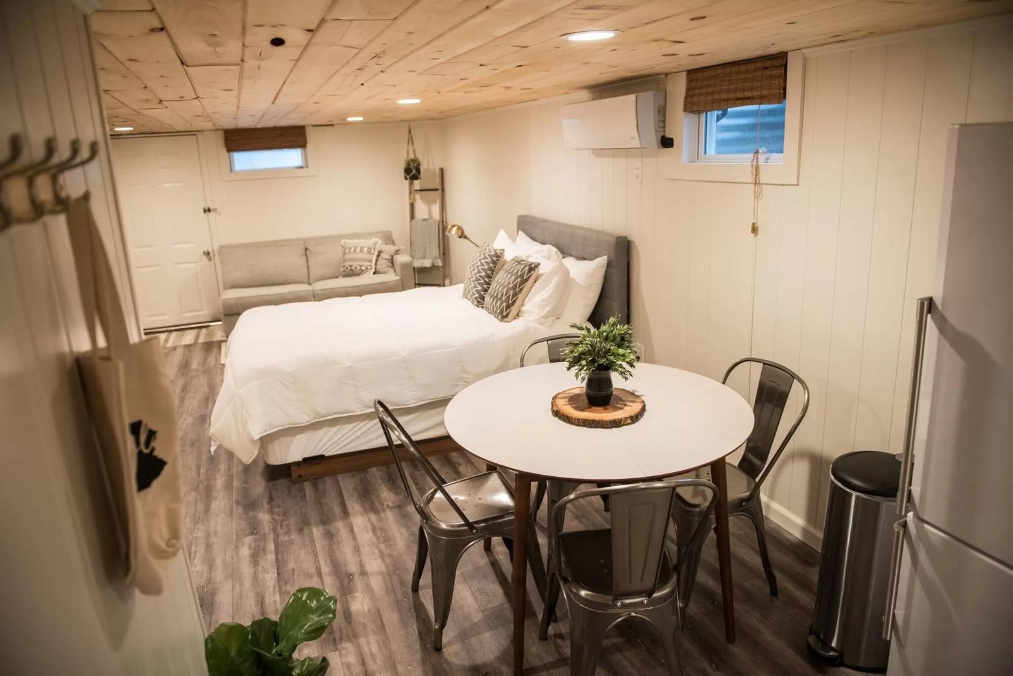 Bed in The Carriage House at Strasburg