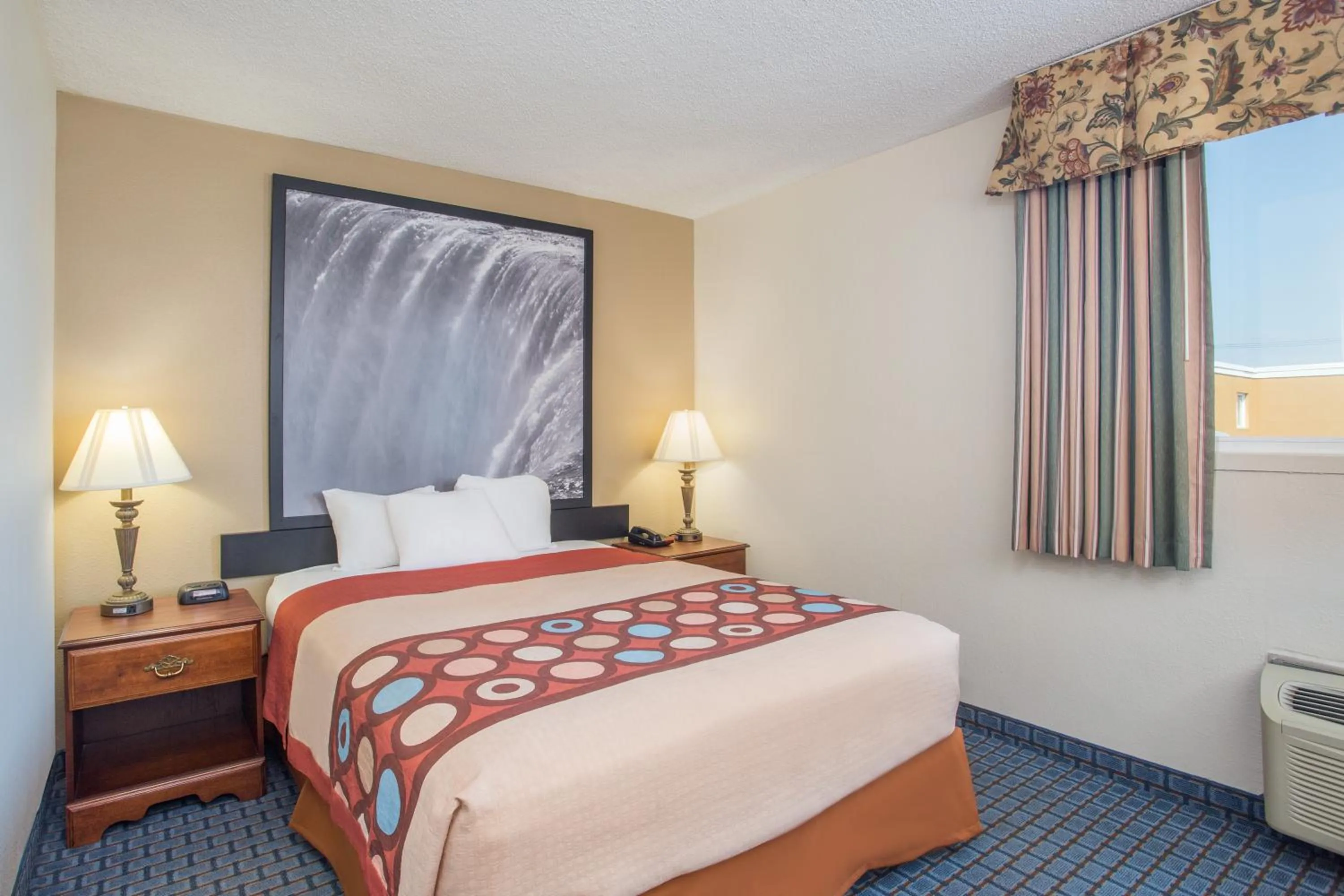 Bed in FairBridge Inn Express Buffalo Airport Williamsville