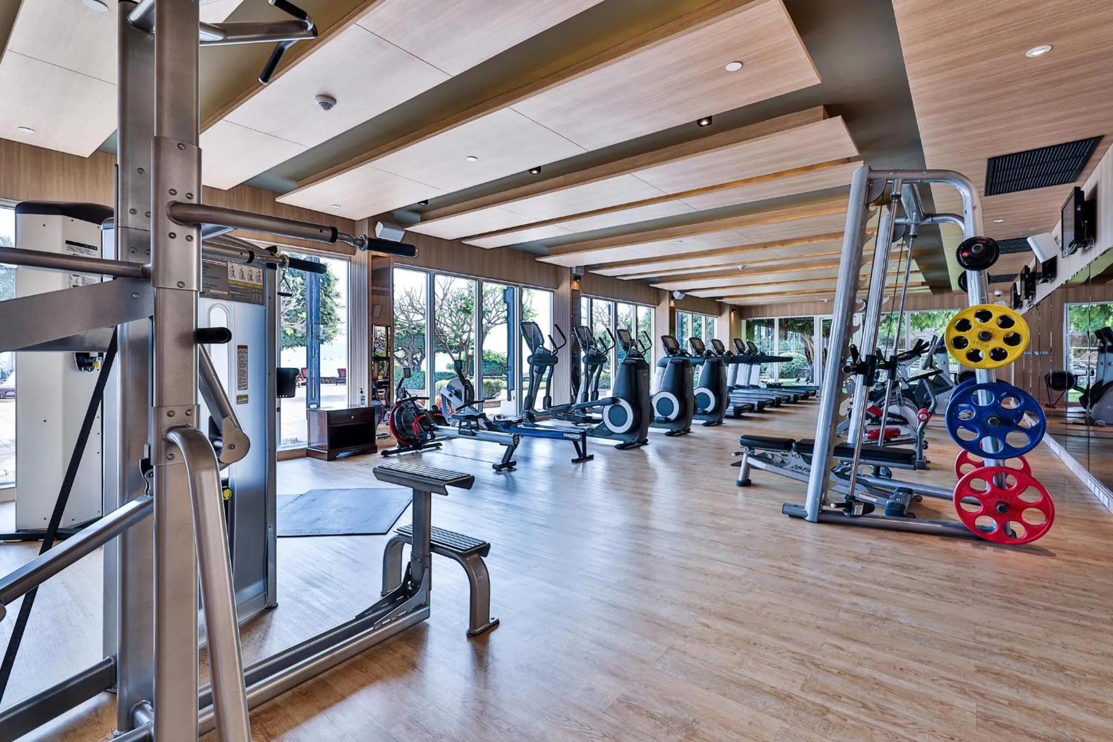 Fitness centre/facilities in Dusit Thani Pattaya